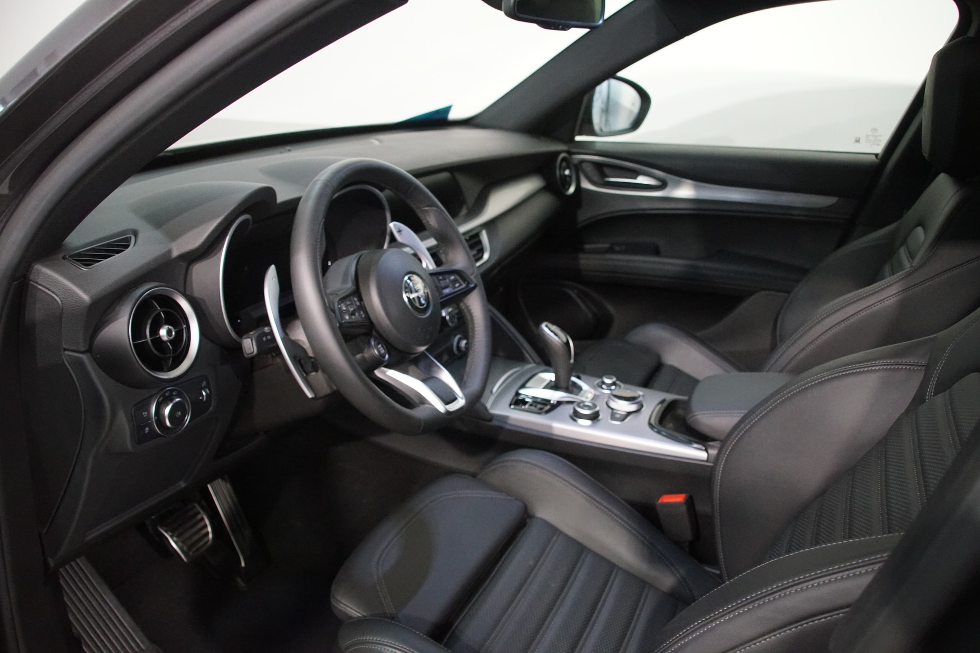ALFA ROMEO Stelvio 2.0 Veloce Q4 AT8 + SKY swiss-image-12