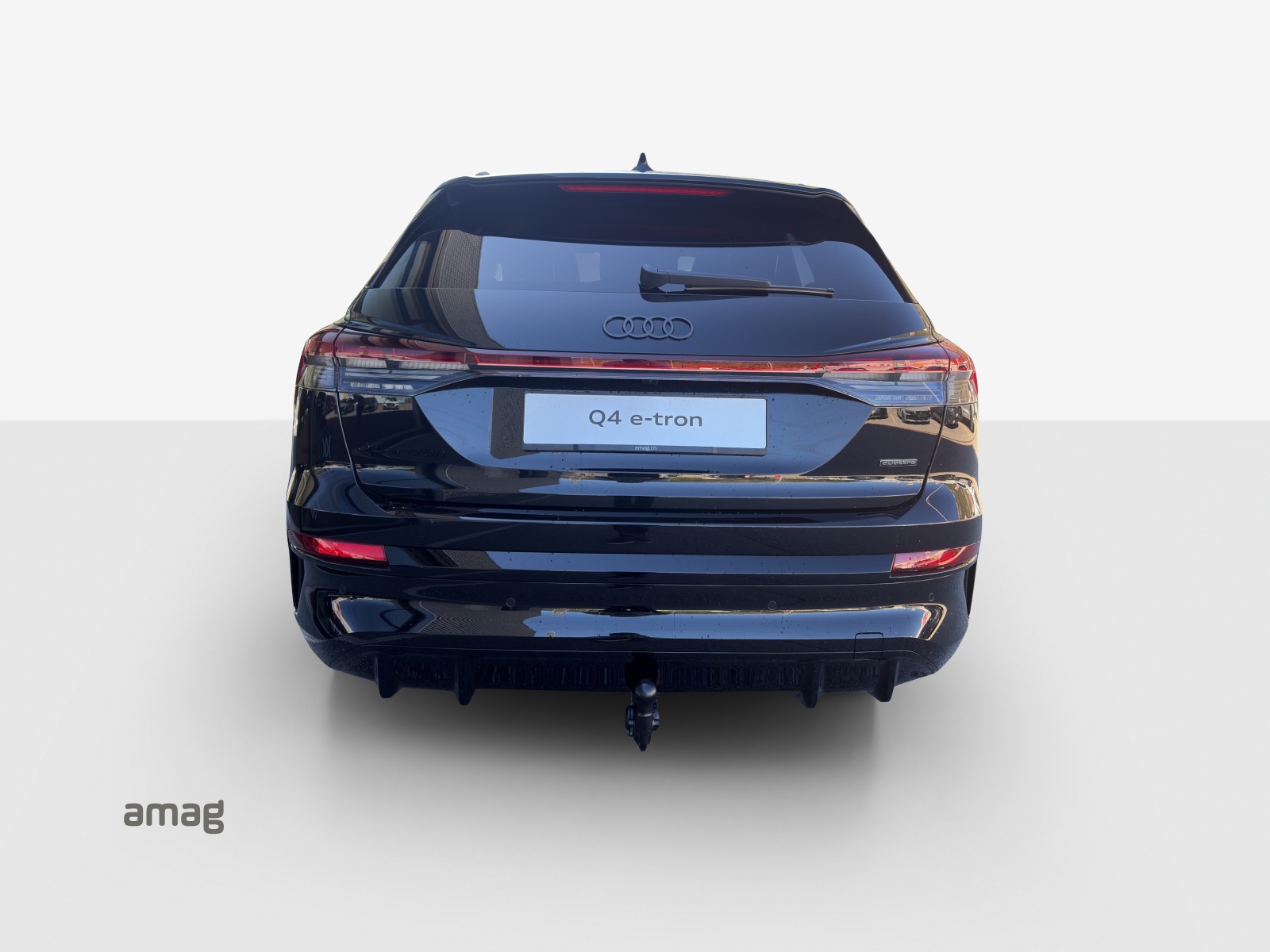 AUDI Q4 SUV e-tron quattro performance Edition Swiss-Ski-image-13