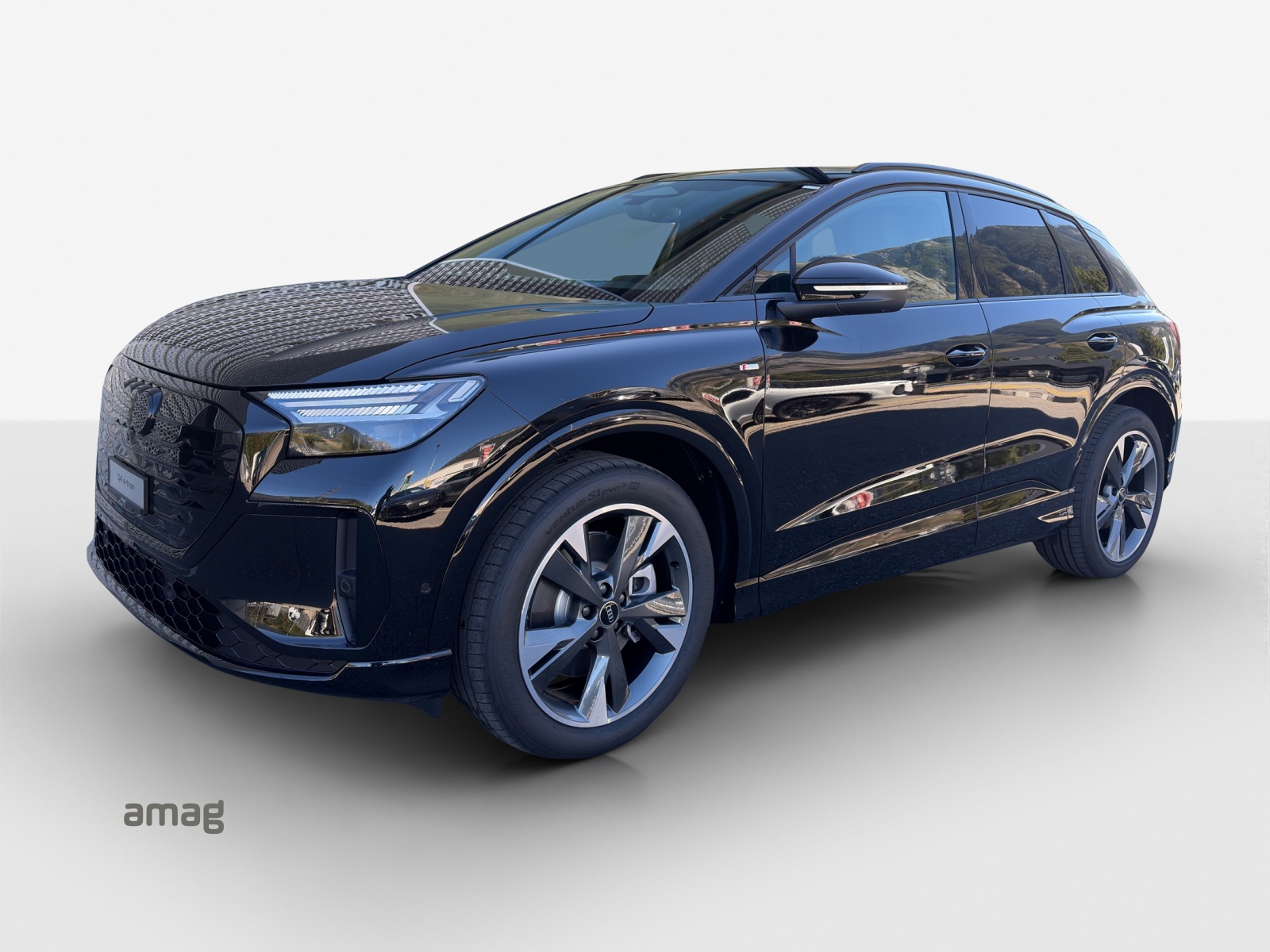 AUDI Q4 SUV e-tron quattro performance Edition Swiss-Ski-image-0