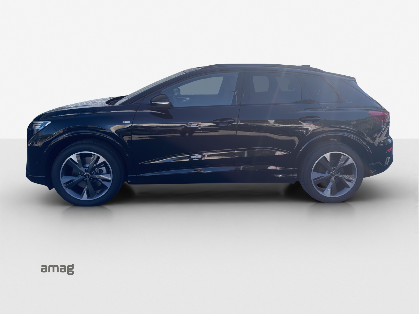 AUDI Q4 SUV e-tron quattro performance Edition Swiss-Ski-image-1