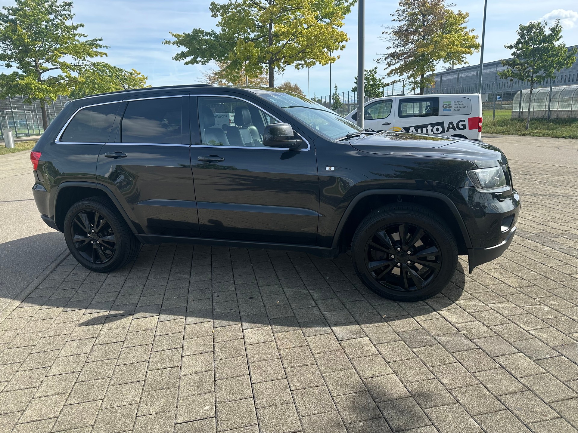 JEEP Grand Cherokee 3.0 CRD S-Limited Automatic-image-3