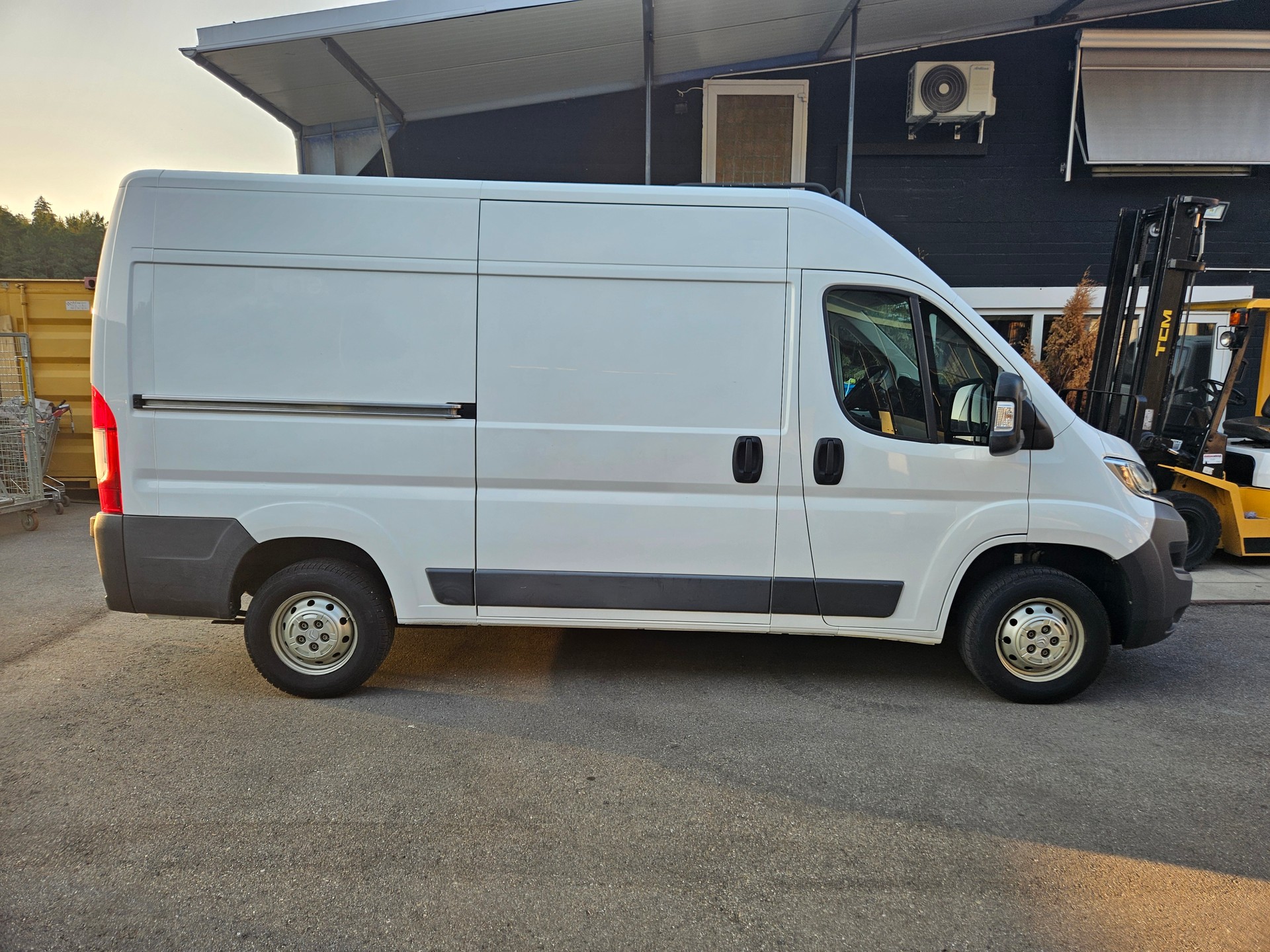 CITROEN 2.0 BlueHDi 130 Attraction-image-1