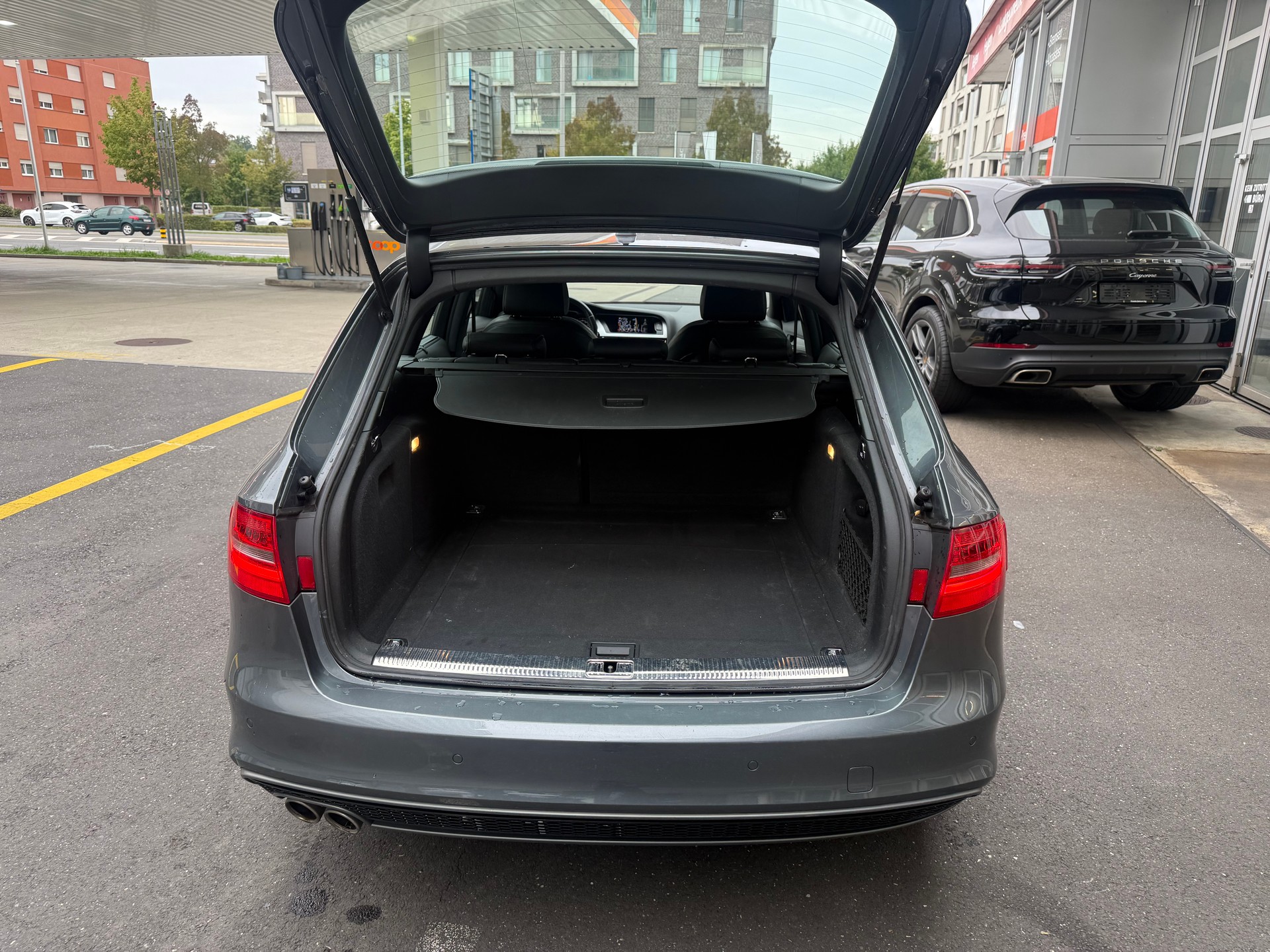 AUDI A4 Avant 2.0 TDI multitronic S-Line-image-8
