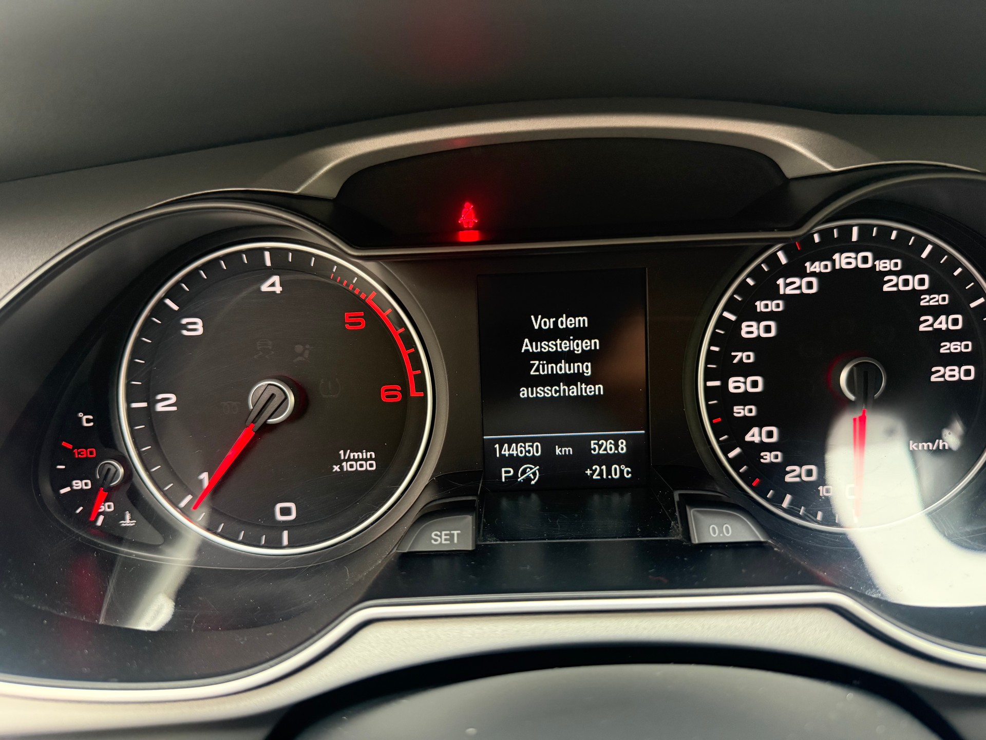 AUDI A4 Avant 2.0 TDI multitronic S-Line-image-9