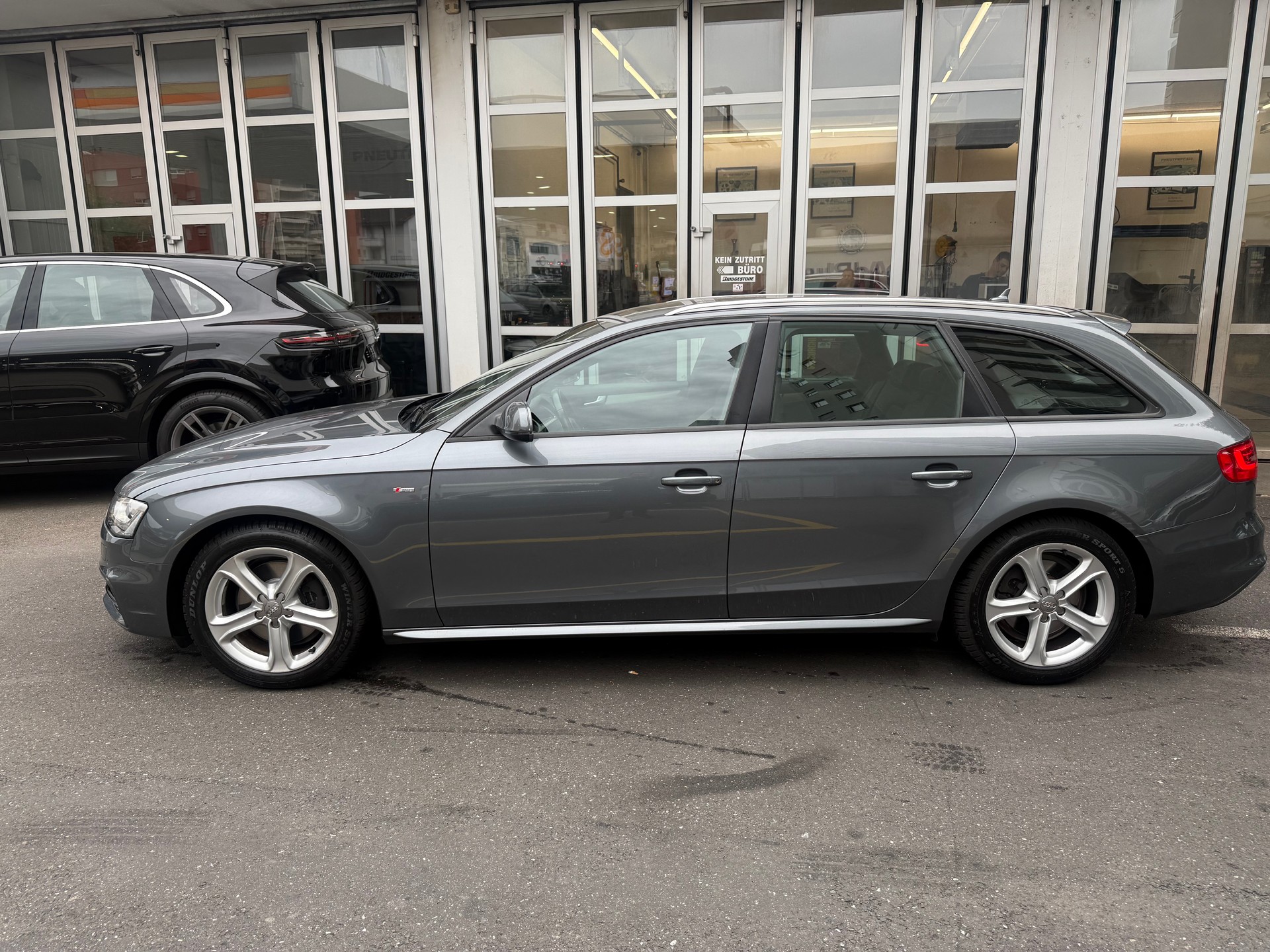 AUDI A4 Avant 2.0 TDI multitronic S-Line-image-1