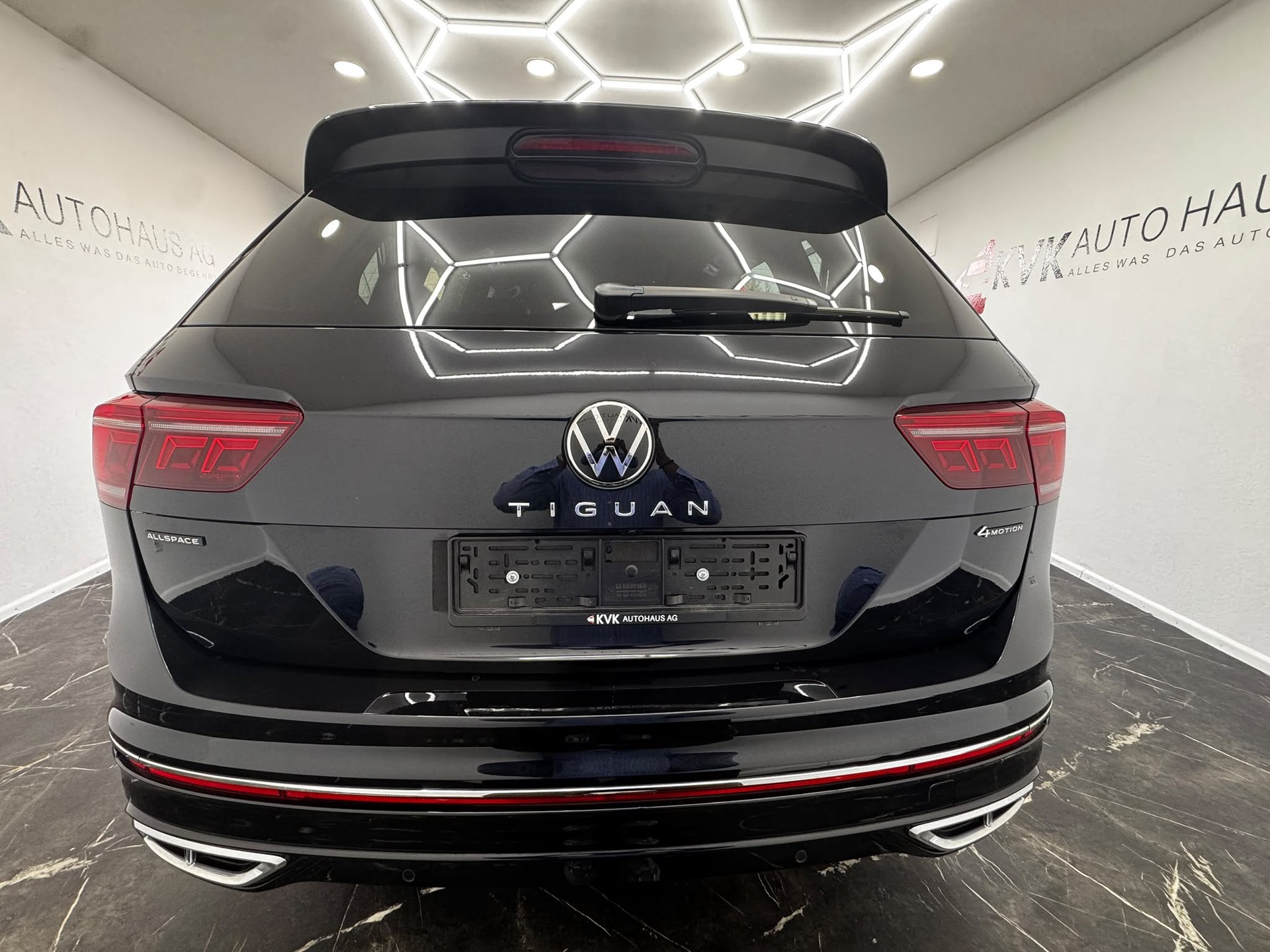 VW Tiguan Allspace 2.0TSI R-Line 4Motion DSG | 7-Sitzer | Panorama | Vollaustattung |-image-10