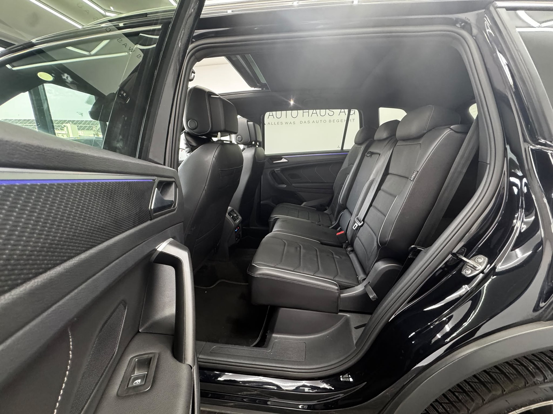 VW Tiguan Allspace 2.0TSI R-Line 4Motion DSG | 7-Sitzer | Panorama | Vollaustattung |-image-19