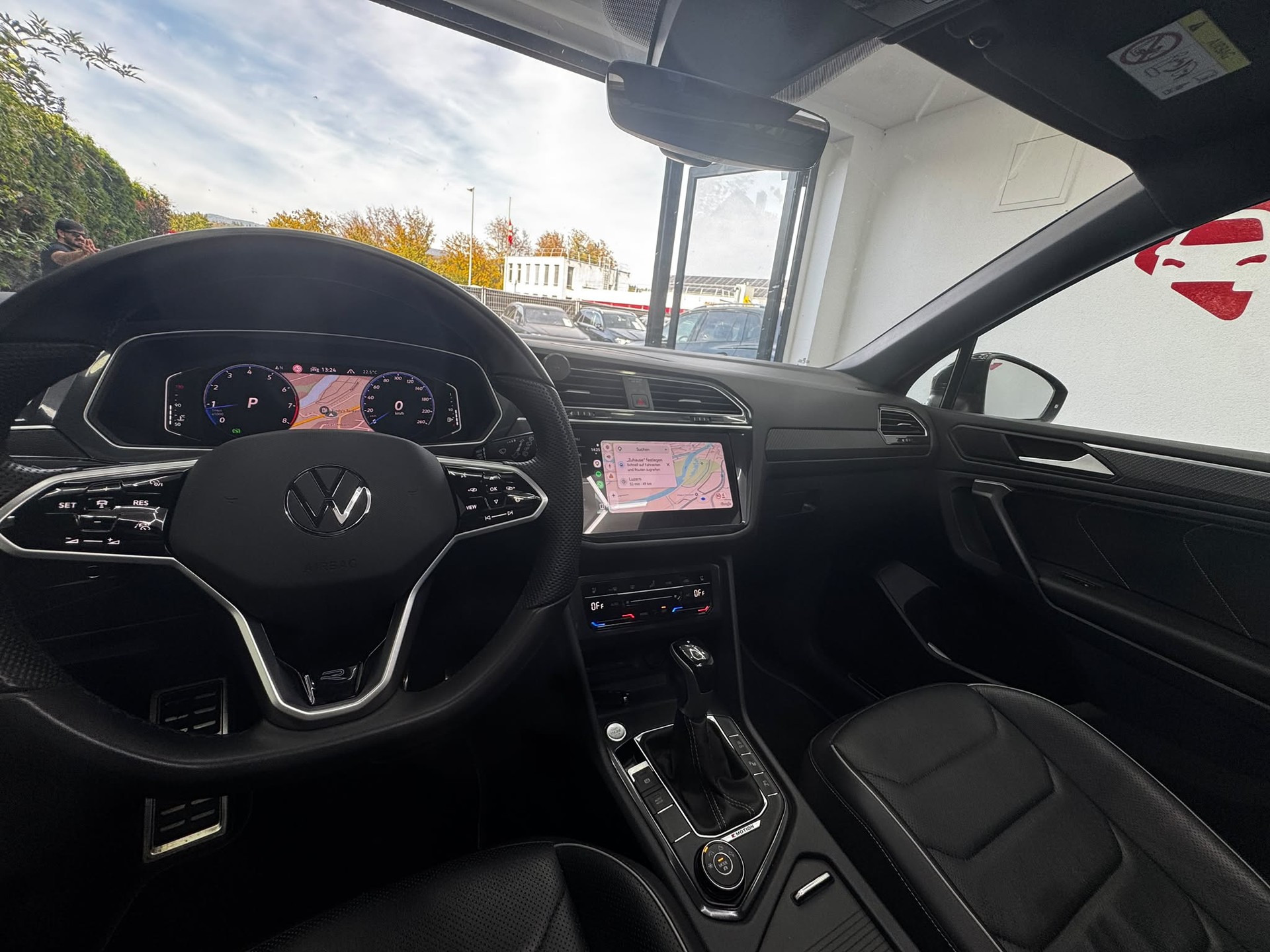 VW Tiguan Allspace 2.0TSI R-Line 4Motion DSG | 7-Sitzer | Panorama | Vollaustattung |-image-16
