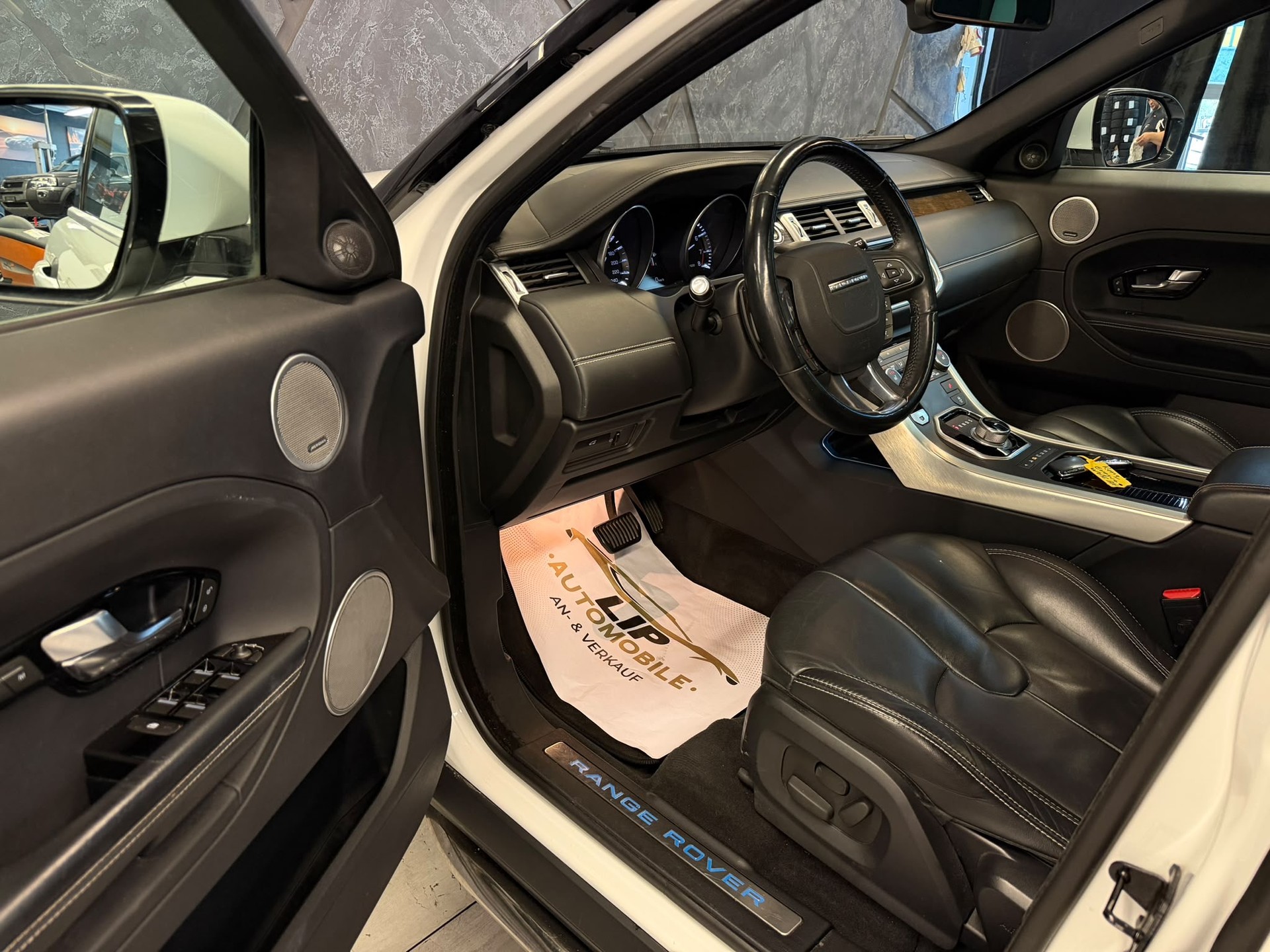 LAND ROVER Range Rover Evoque 2.0 Si4 Pure AT6-image-12