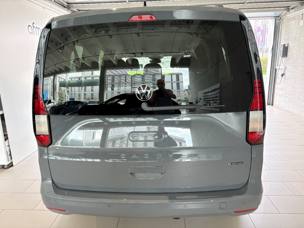 VW Caddy Maxi 2.0 TDI Liberty 4Motion-image-2