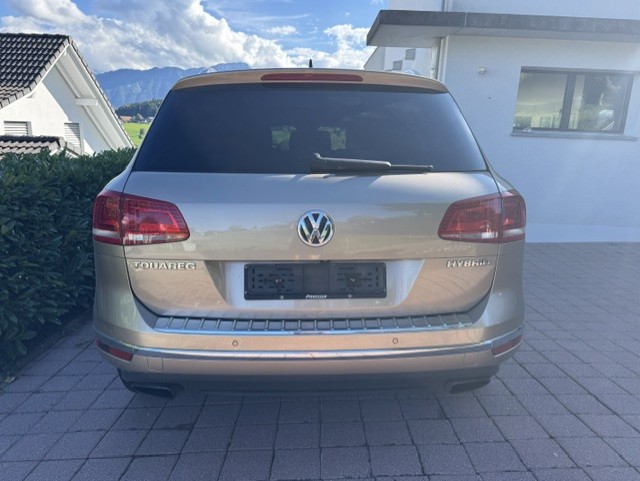 VW 3.0 TFSI Hybrid Tiptronic-image-2