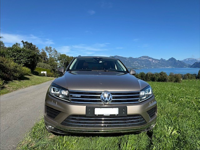 VW 3.0 TFSI Hybrid Tiptronic-image-1