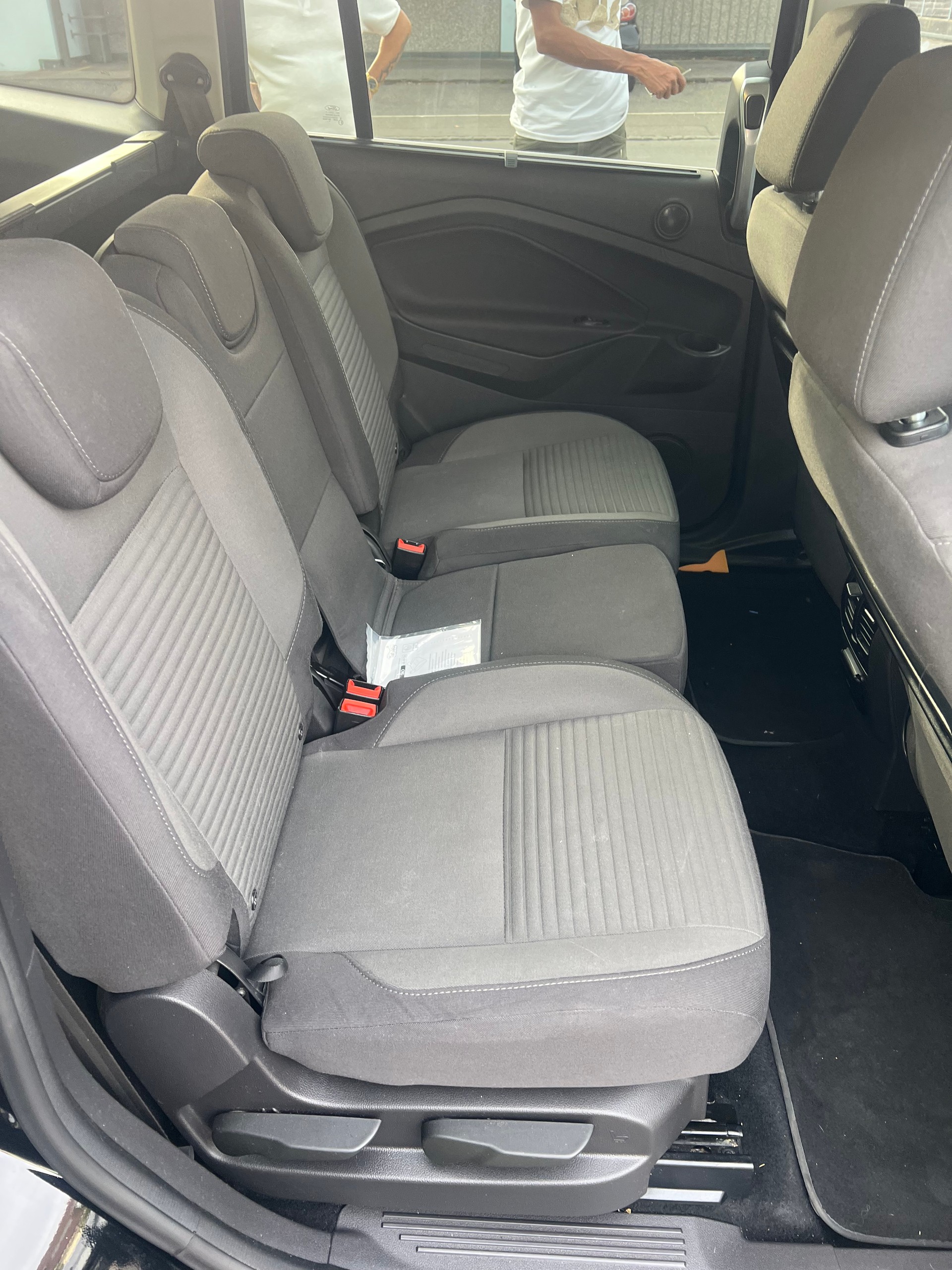 FORD GrC-Max 1.5 TDCi Titanium-image-12