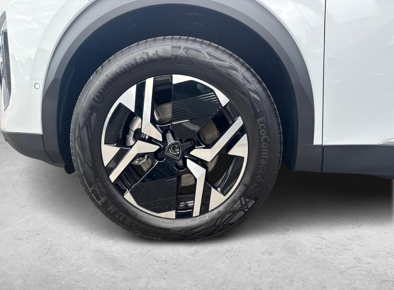 PEUGEOT 2008 1.2 Hybrid 145 Allure Premium-image-18