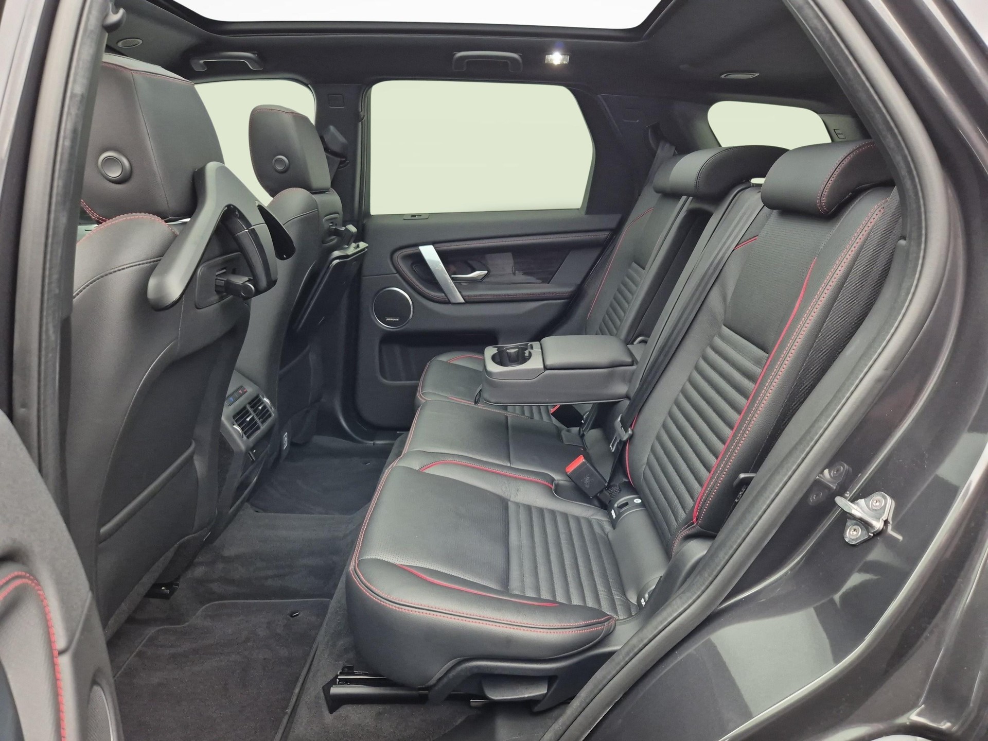 LAND ROVER Discovery Sport 2.0 Si4 290 Black Edition-image-3