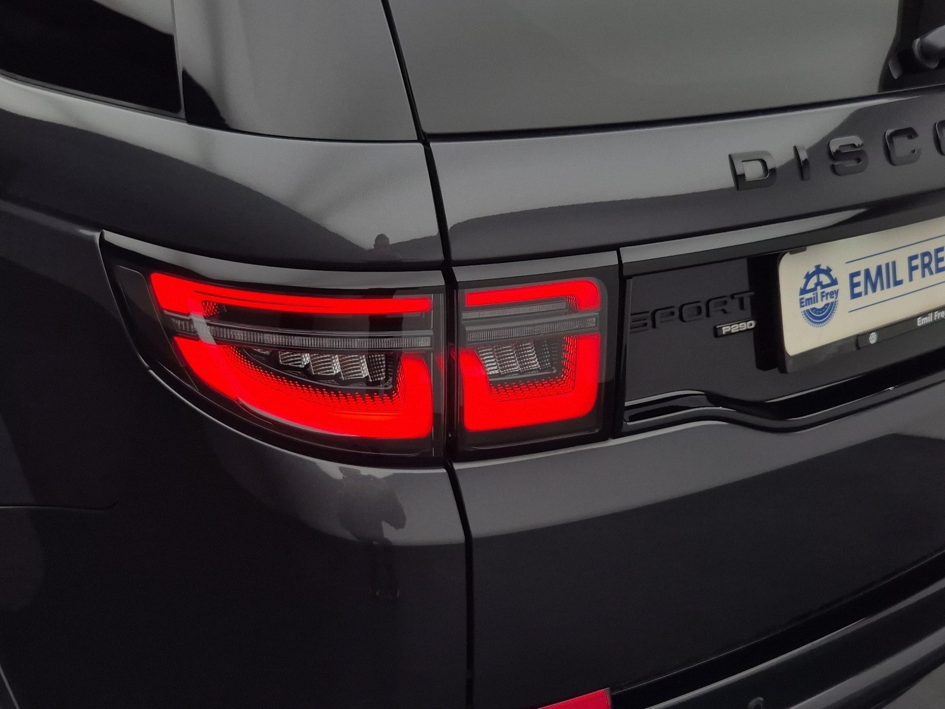 LAND ROVER Discovery Sport 2.0 Si4 290 Black Edition-image-20