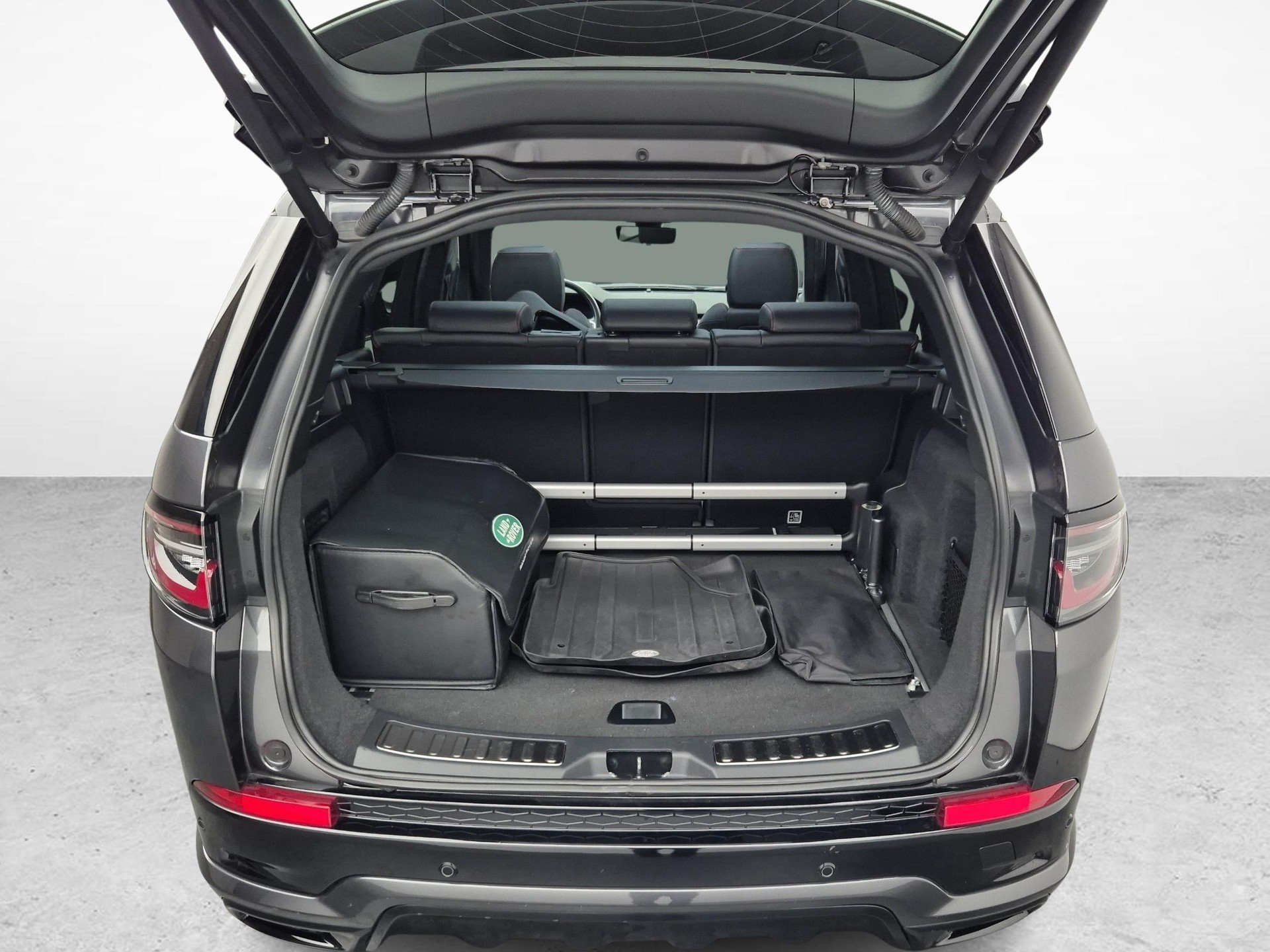 LAND ROVER Discovery Sport 2.0 Si4 290 Black Edition-image-15
