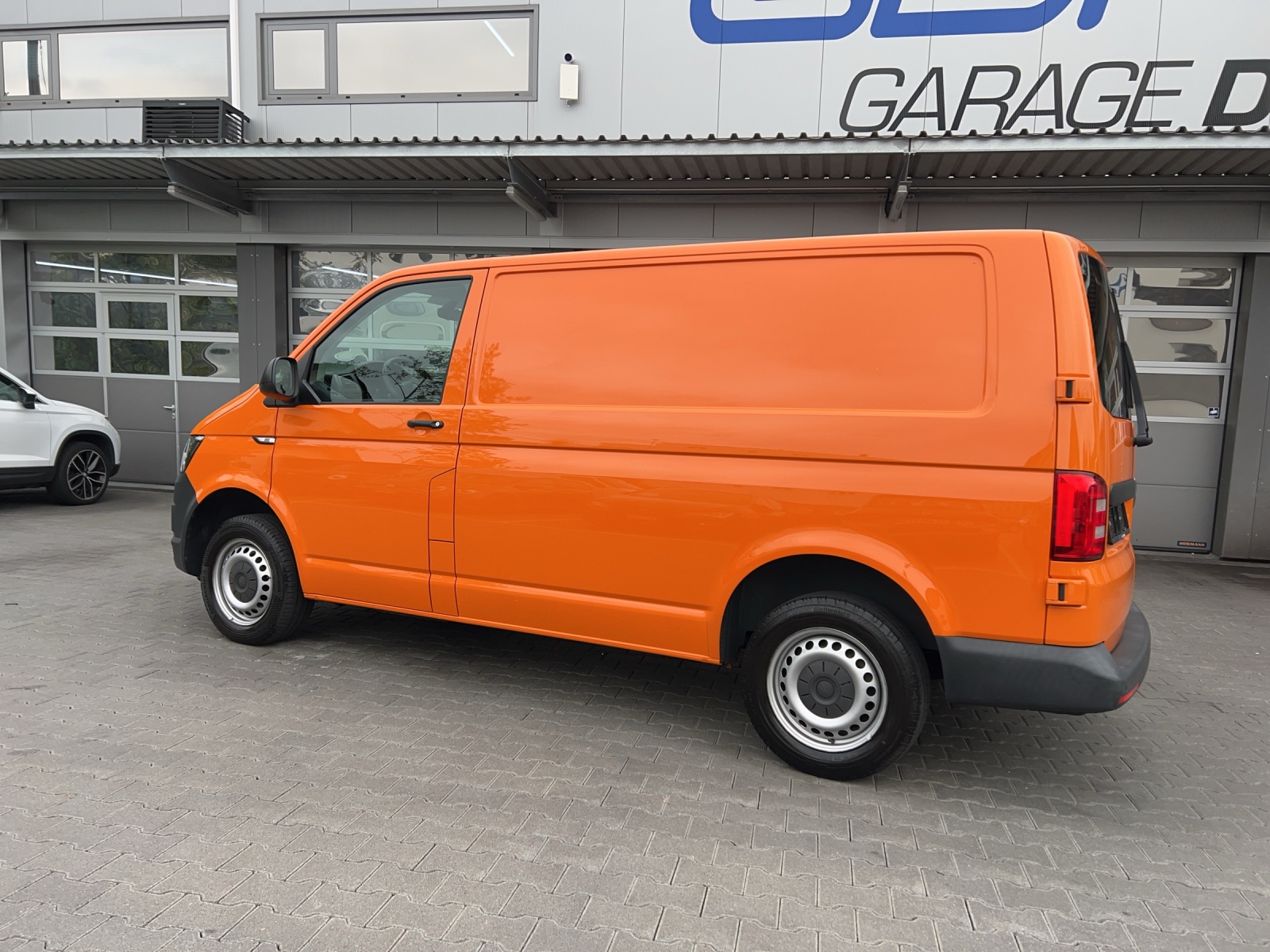 VW T6 2.0 TDI DSG-image-2
