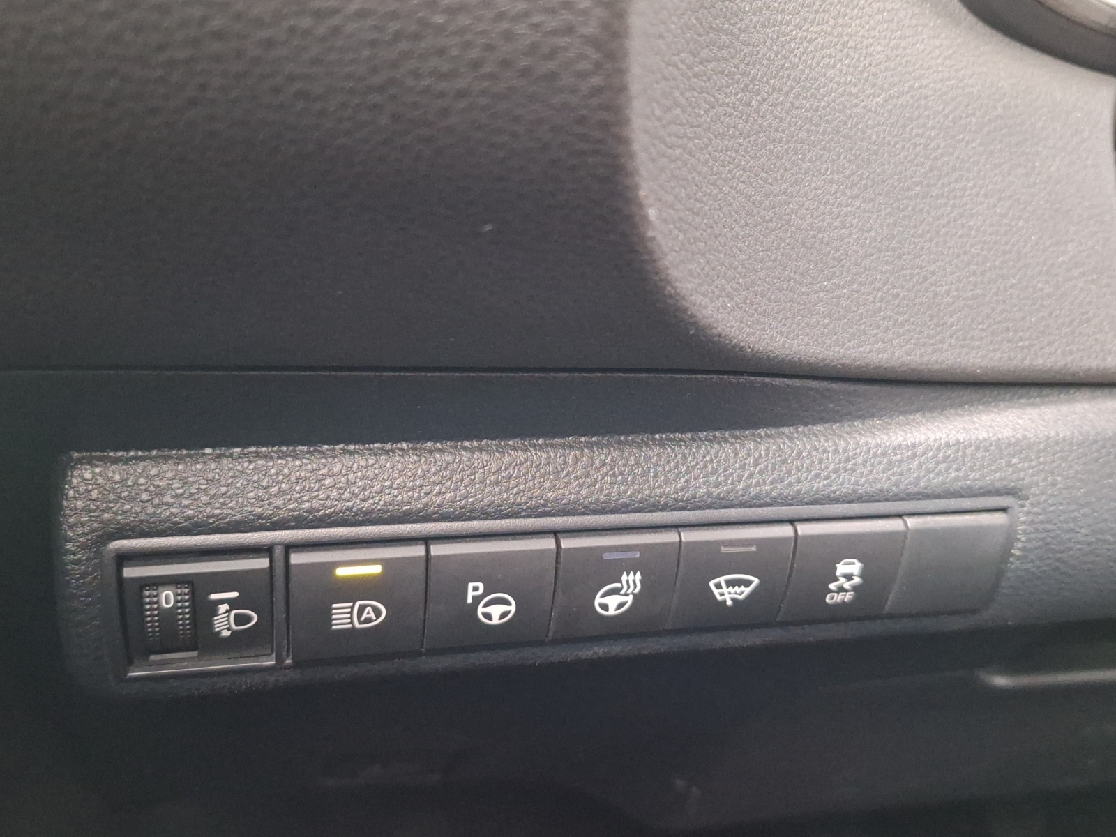 TOYOTA Corolla 2.0 HSD Trend-image-19