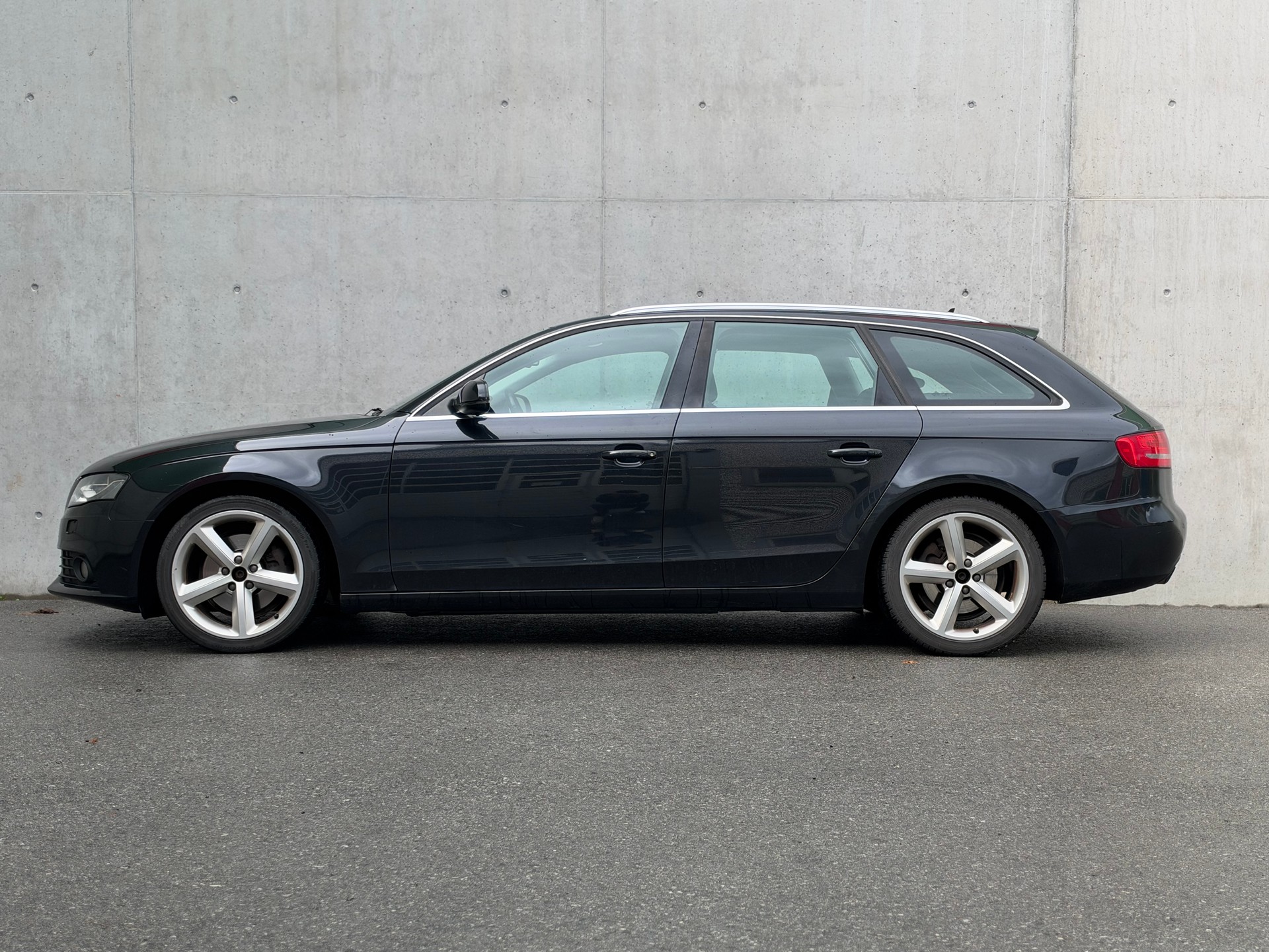 AUDI A4 Avant 1.8 TFSI quattro-image-3