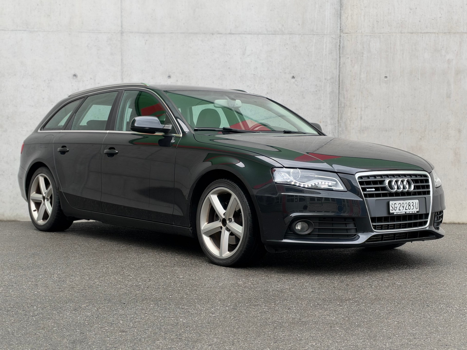 AUDI A4 Avant 1.8 TFSI quattro-image-1