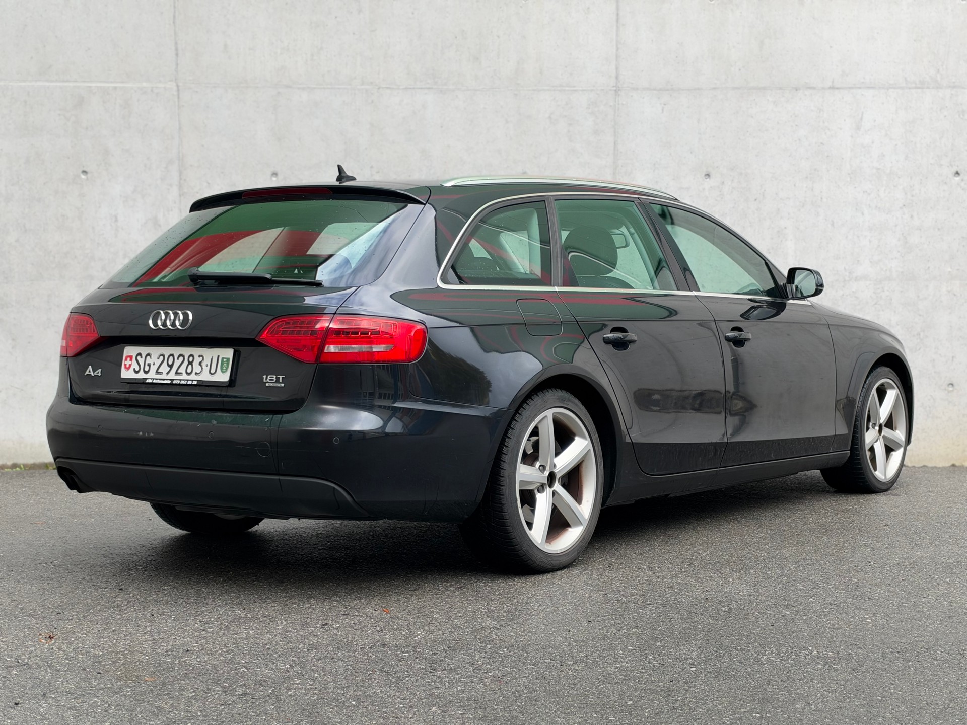 AUDI A4 Avant 1.8 TFSI quattro-image-5