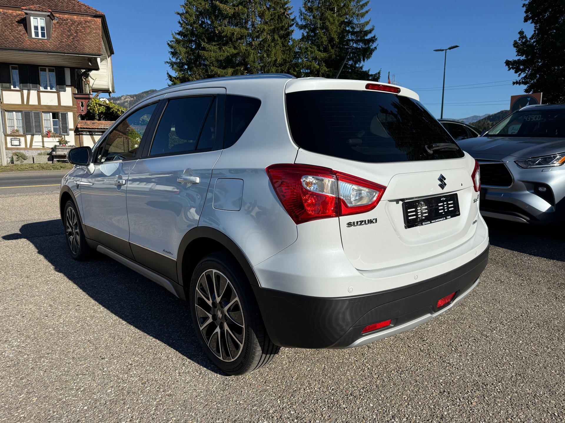 SUZUKI SX4 S-Cross 1.6 TD Sergio Cellano Top 4WD-image-6