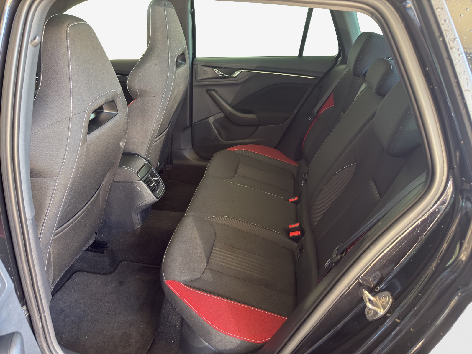 SKODA Kamiq 1.0 TSI Monte Carlo DSG-image-11
