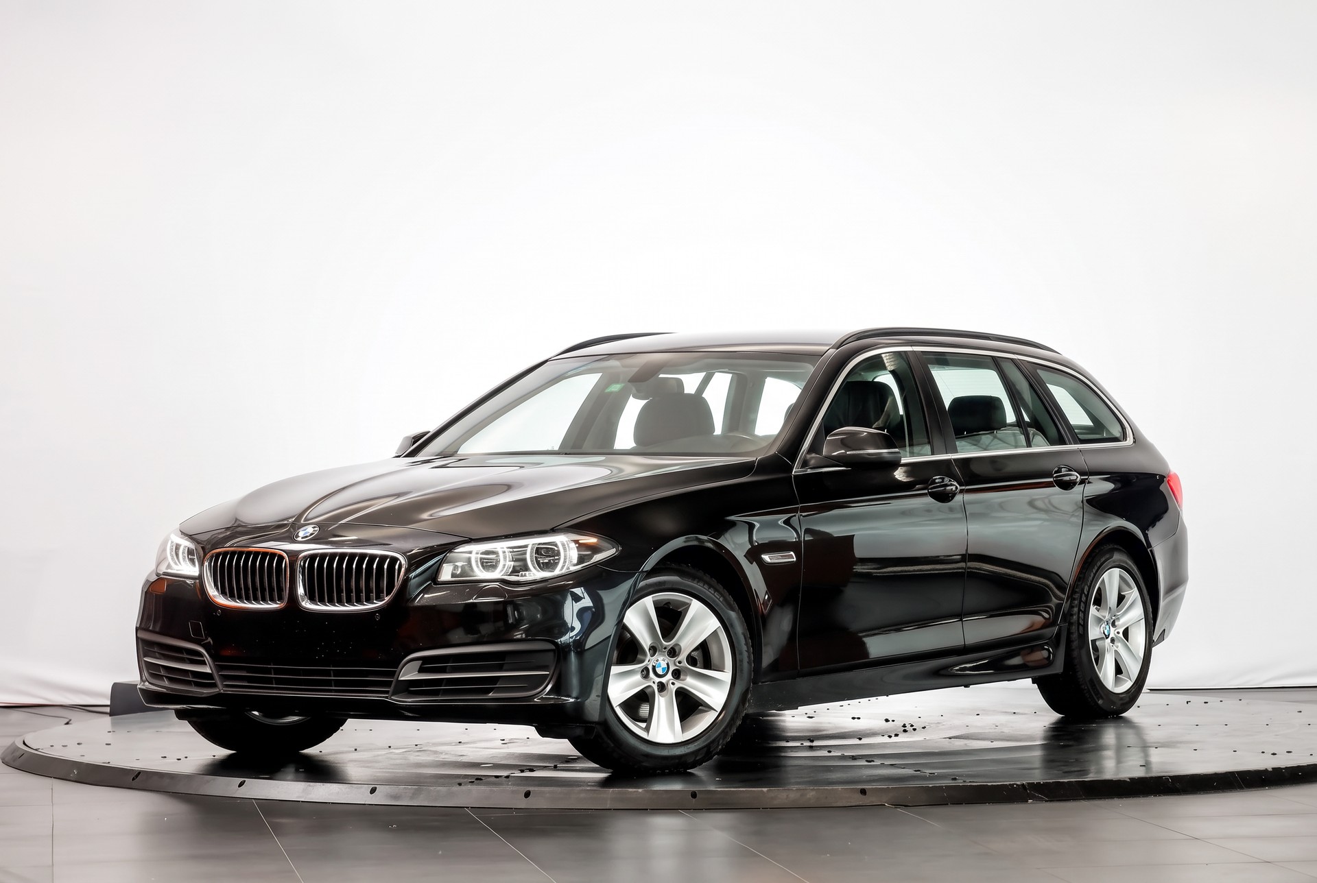BMW 520d Touring xDrive Luxury Line Steptronic Navigation Professional • Hayon électrique • Caméra de recul-image-2
