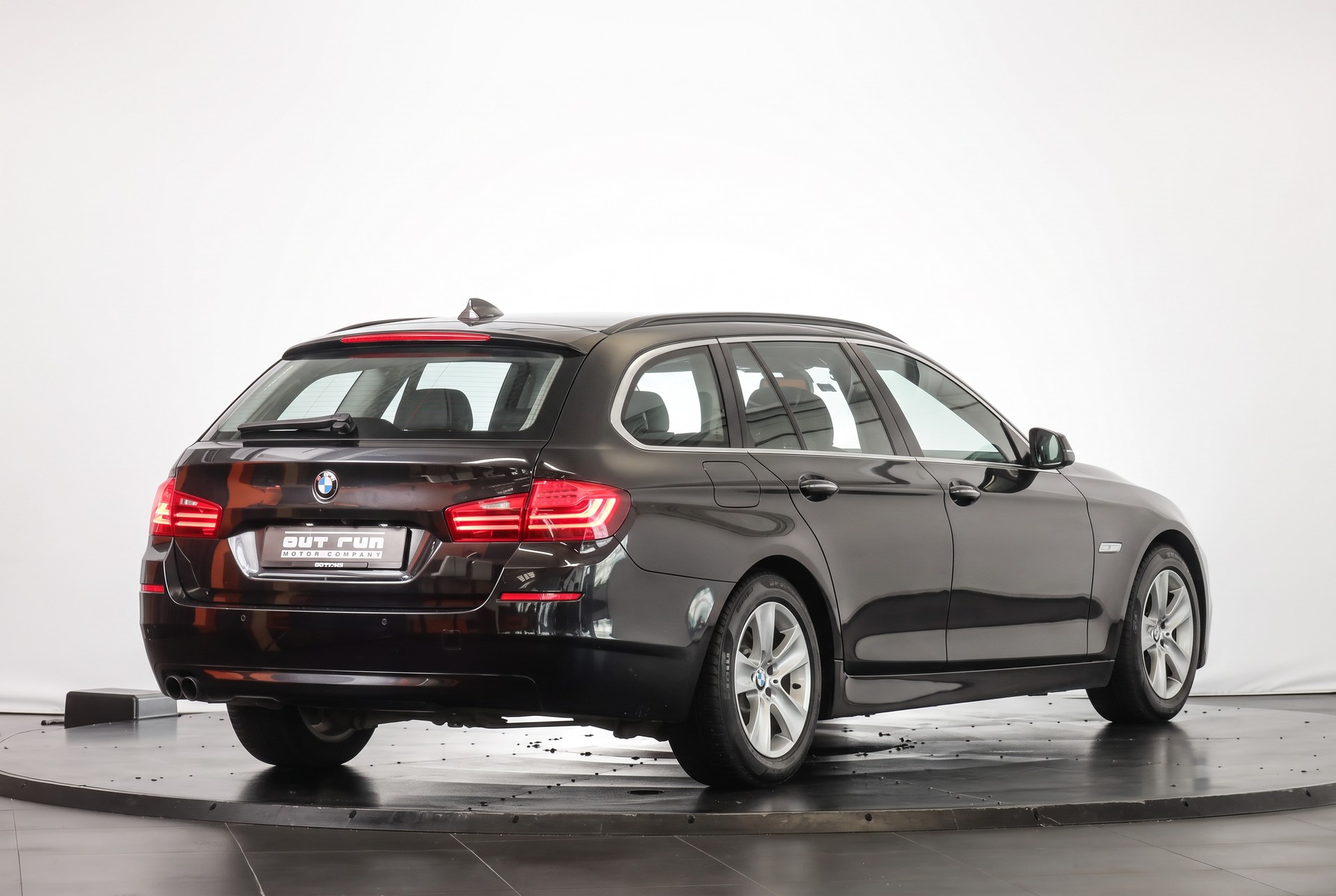 BMW 520d Touring xDrive Luxury Line Steptronic Navigation Professional • Hayon électrique • Caméra de recul-image-3