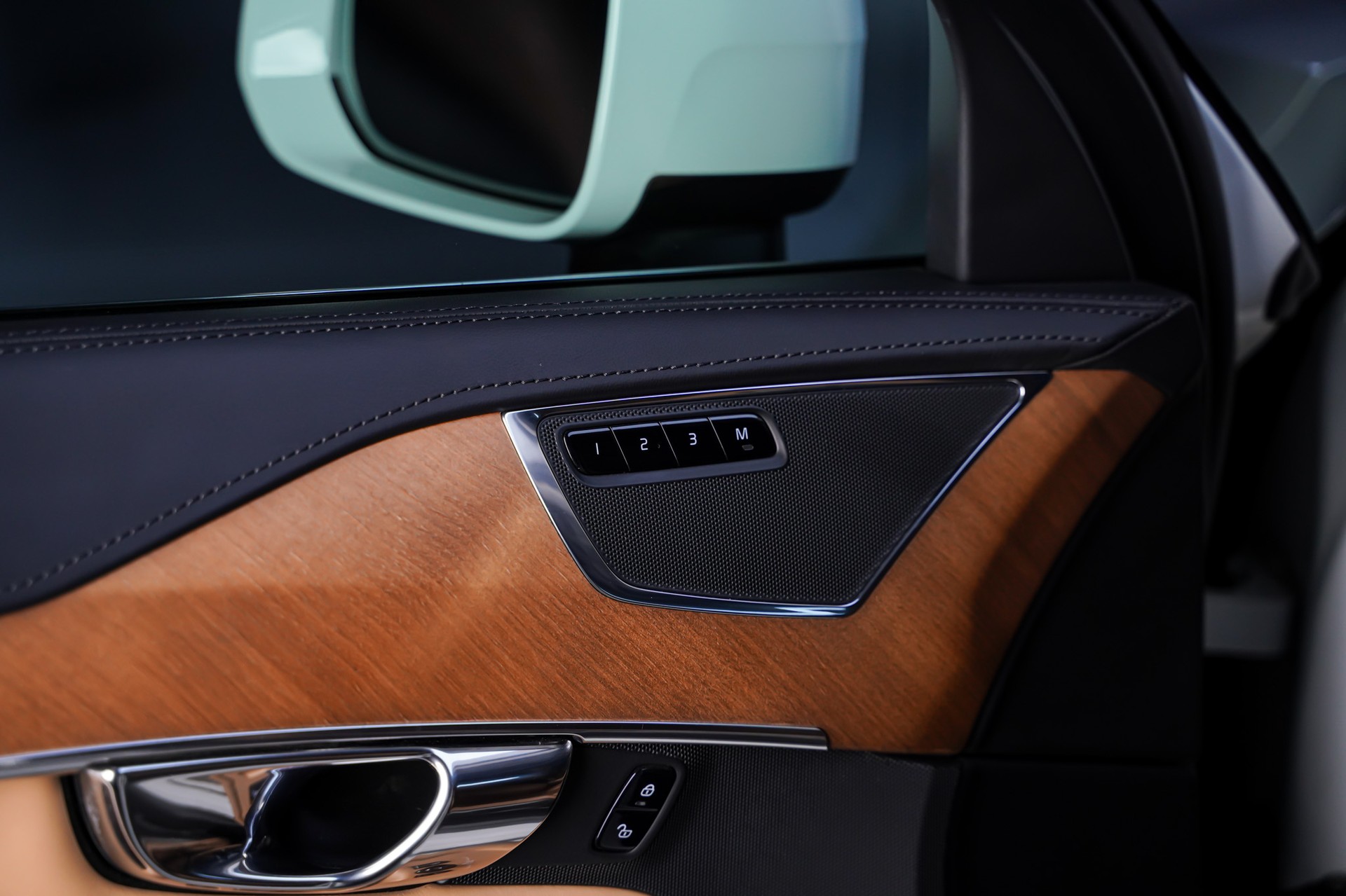 VOLVO XC90 D5 AWD Inscription Geartronic-image-8