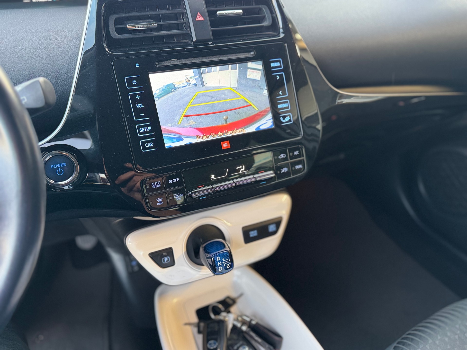 TOYOTA Prius 1.8 VVT-i HSD Sol Premium-image-11