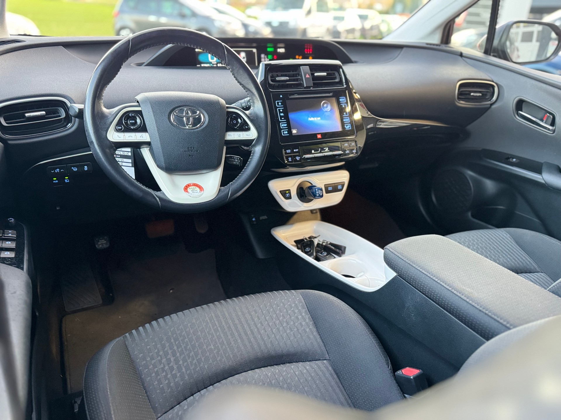 TOYOTA Prius 1.8 VVT-i HSD Sol Premium-image-8