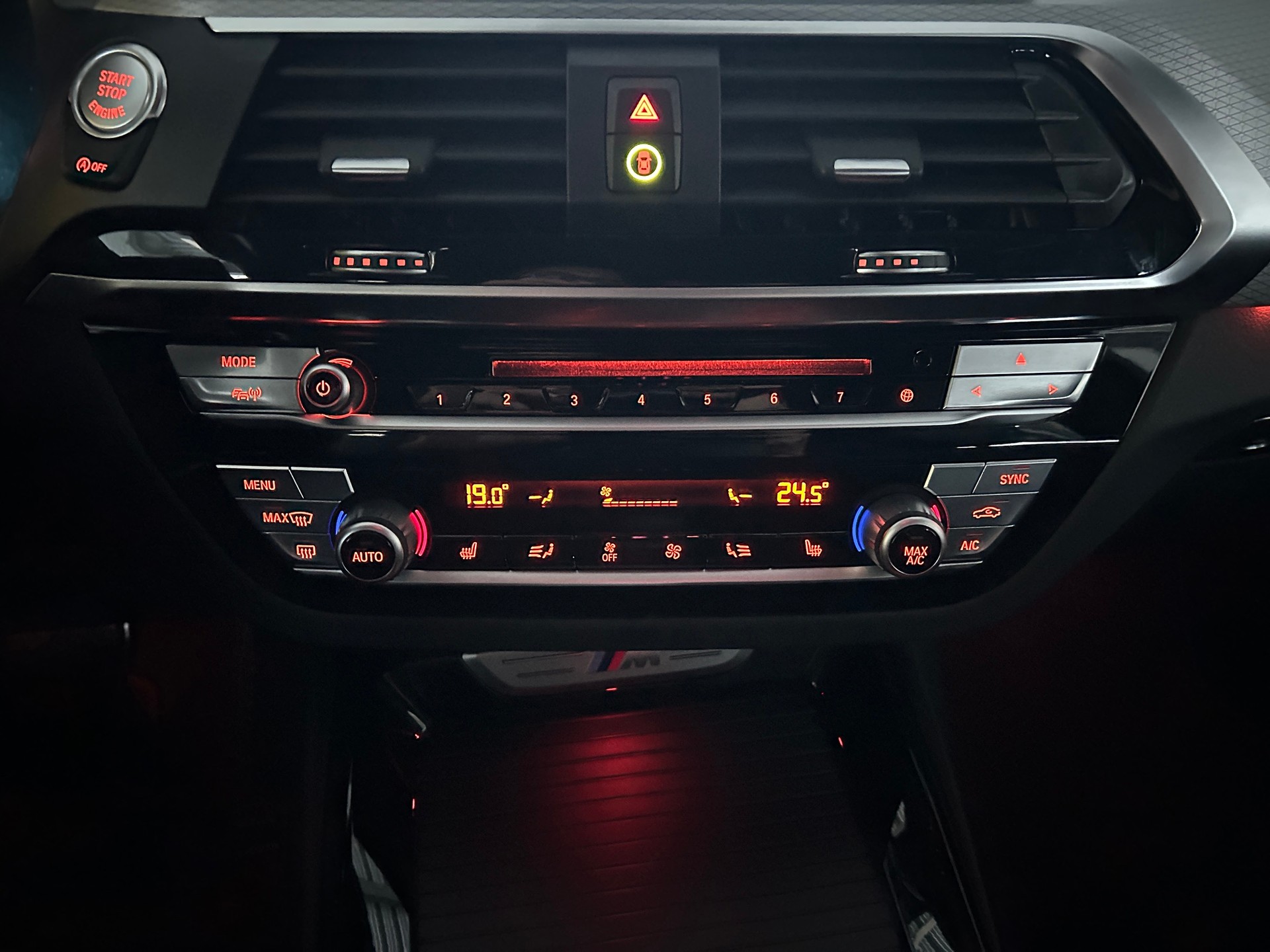 BMW X3 xDrive M40i Steptronic -CH Fahrzeug-Schiebedach-AHK-Head Up Display--image-12