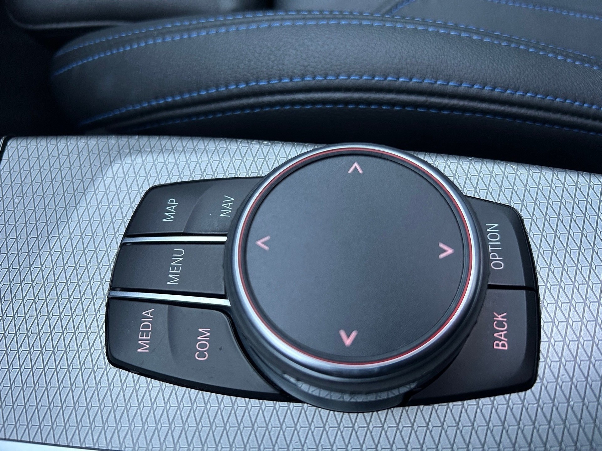 BMW X3 xDrive M40i Steptronic -CH Fahrzeug-Schiebedach-AHK-Head Up Display--image-21