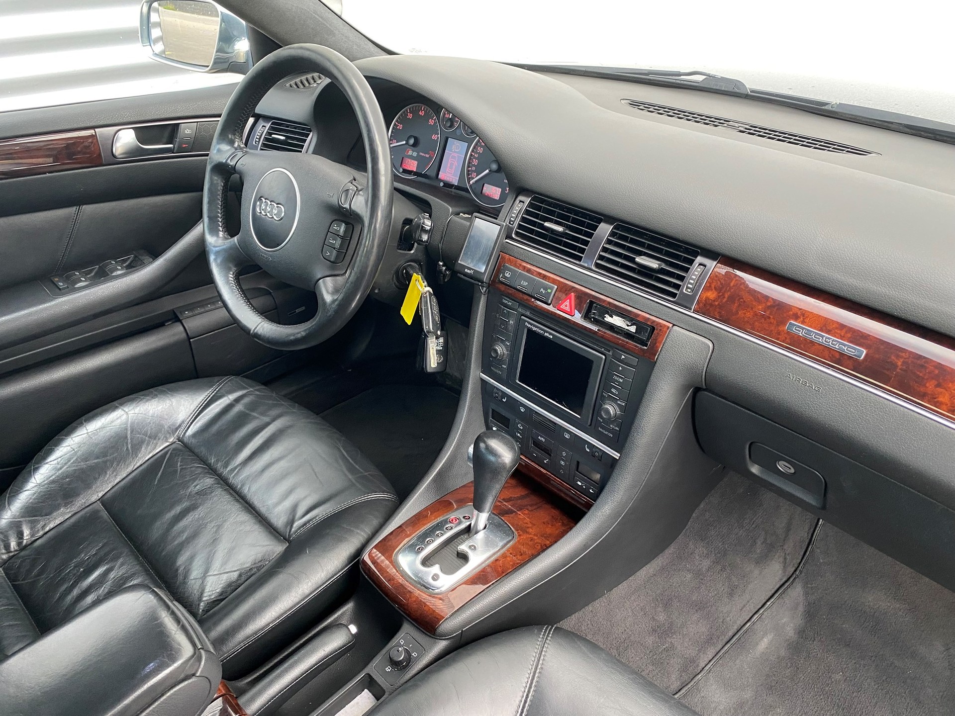 AUDI S6 quattro tiptronic-image-12