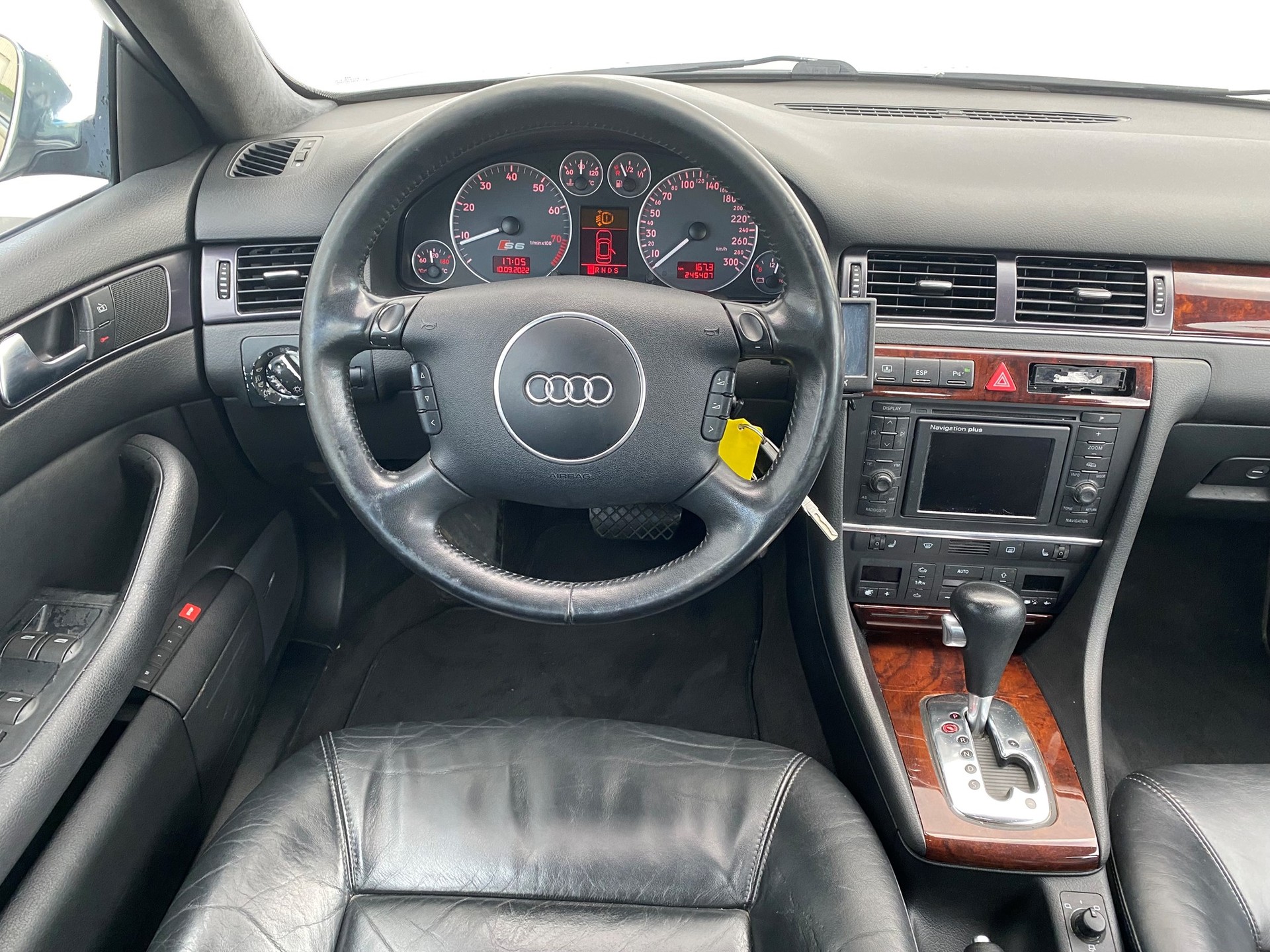 AUDI S6 quattro tiptronic-image-9
