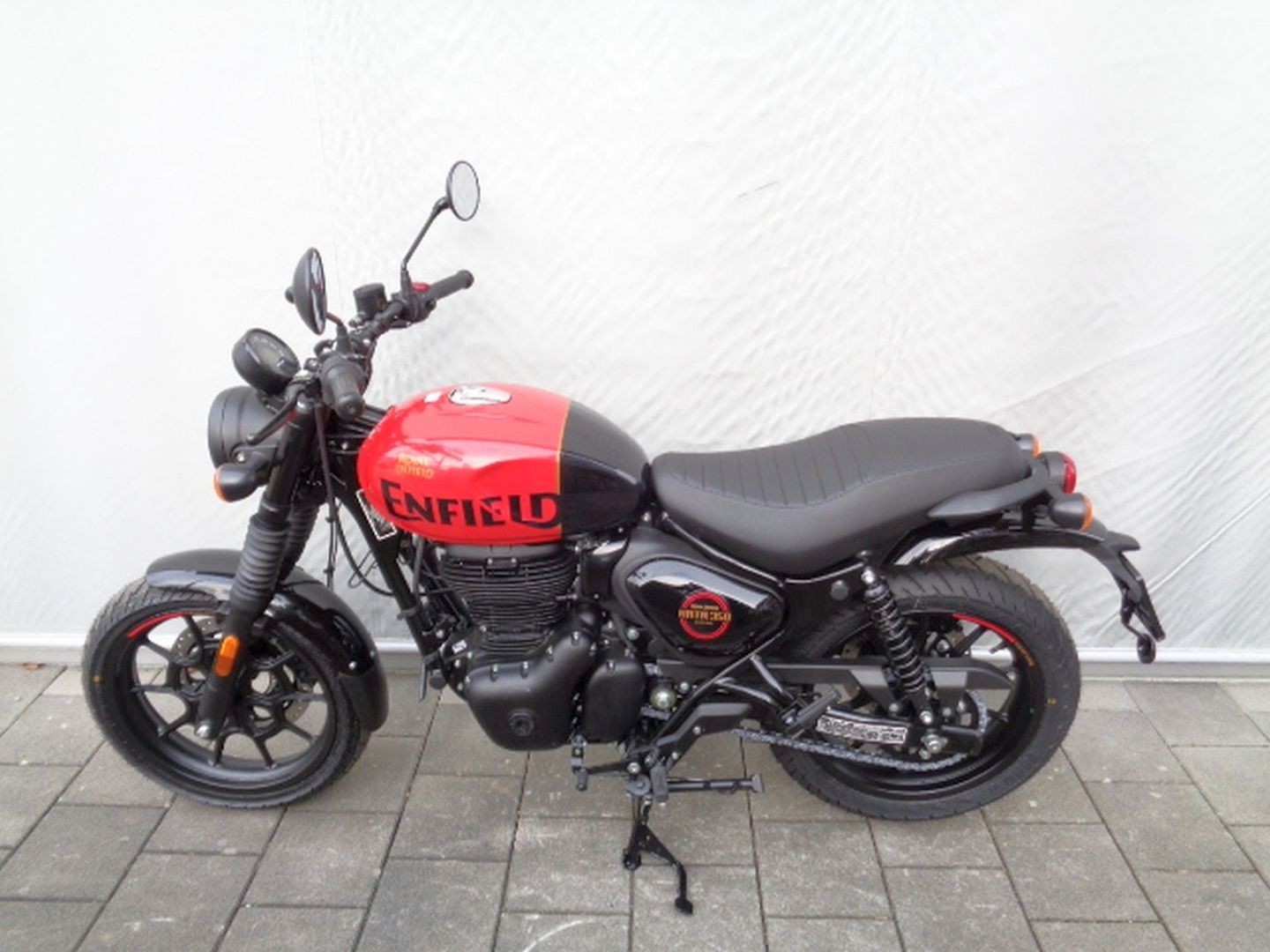 ROYAL ENFIELD HNTR 350 E5-showroom-element-3