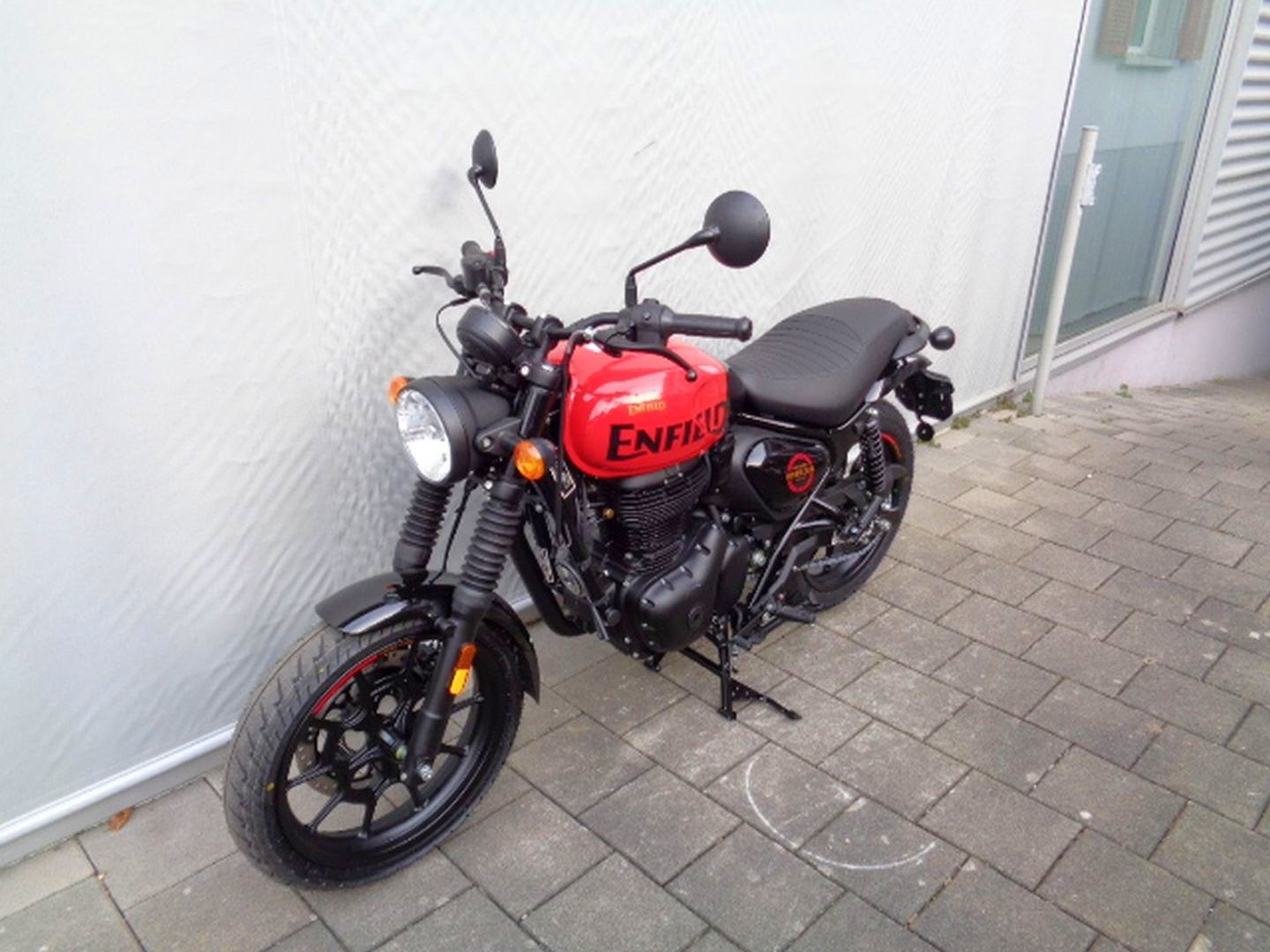 ROYAL ENFIELD HNTR 350 E5-showroom-element-2