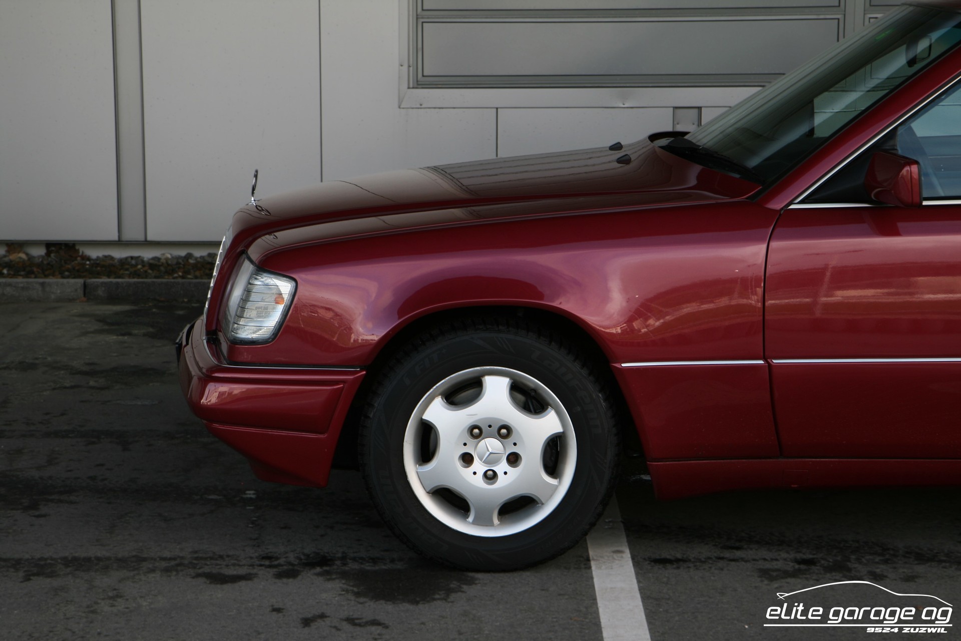 MERCEDES-BENZ E 320-image-9