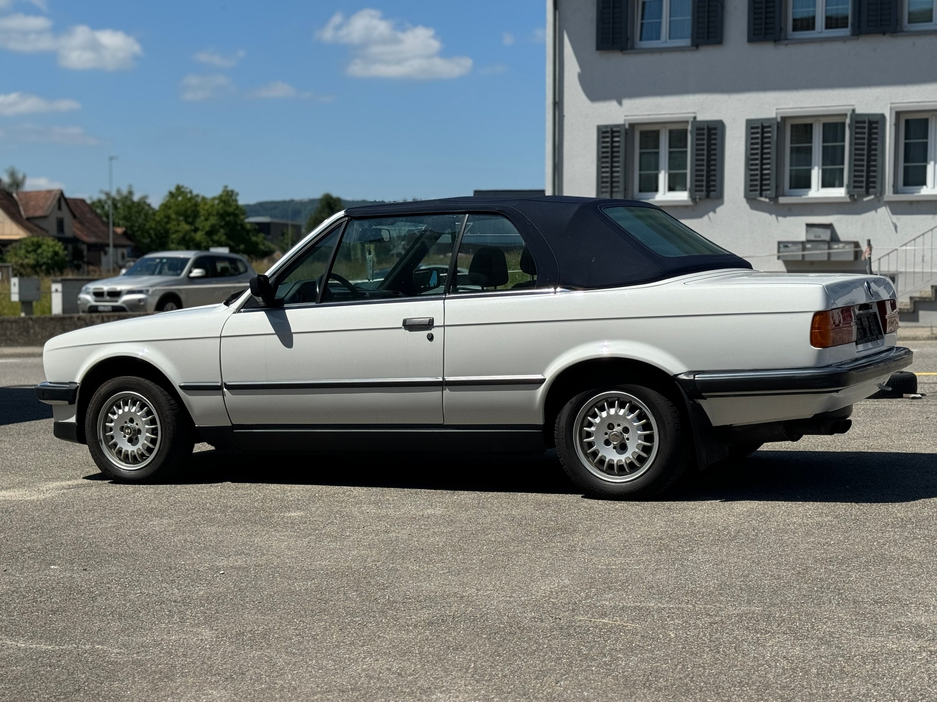 BMW 325i Cabrio-image-8