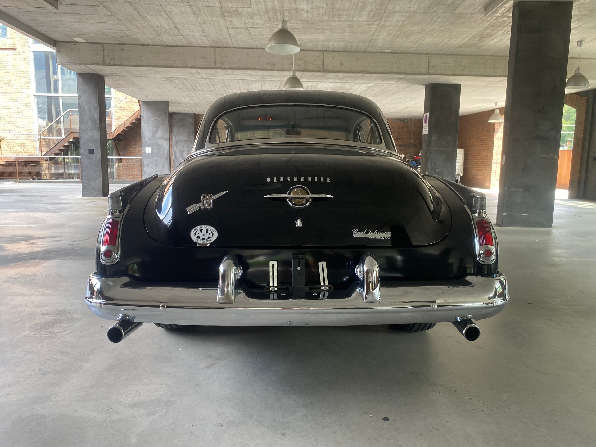 OLDSMOBILE 88 Futuramic Club Coupe-image-11