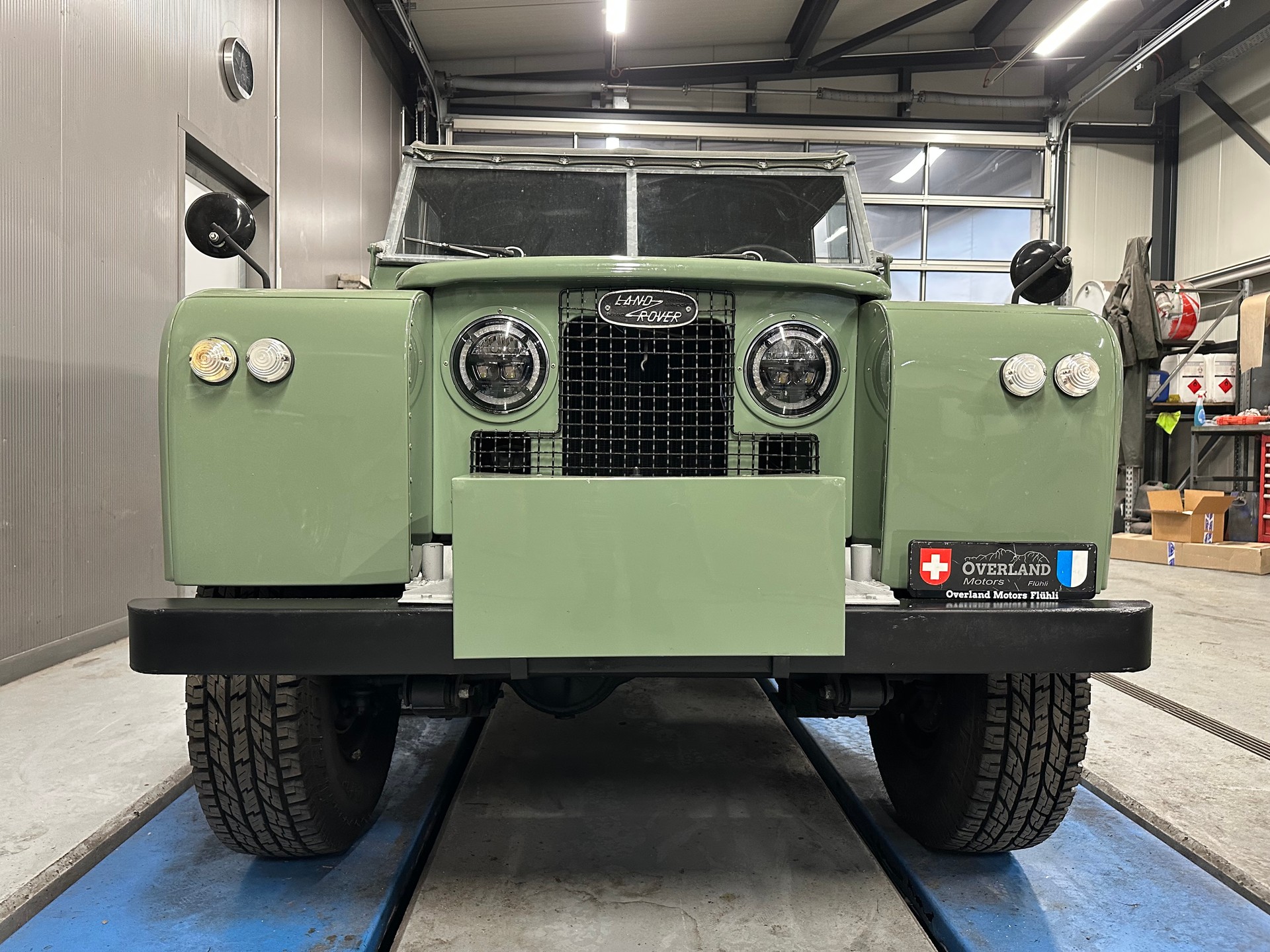 LAND ROVER R-image-8