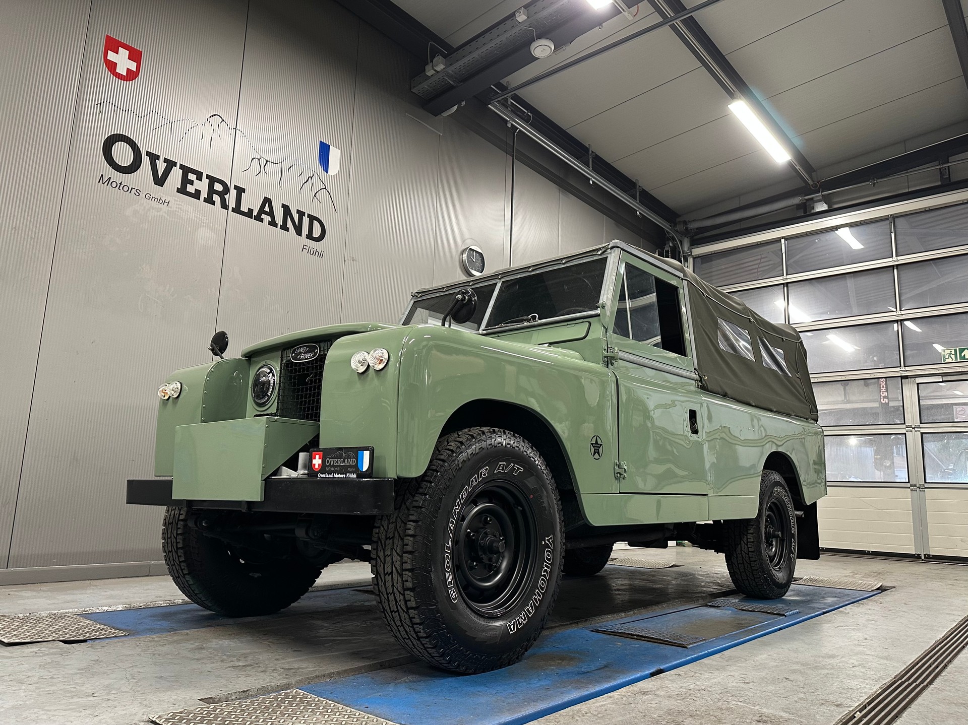 LAND ROVER R-image-9