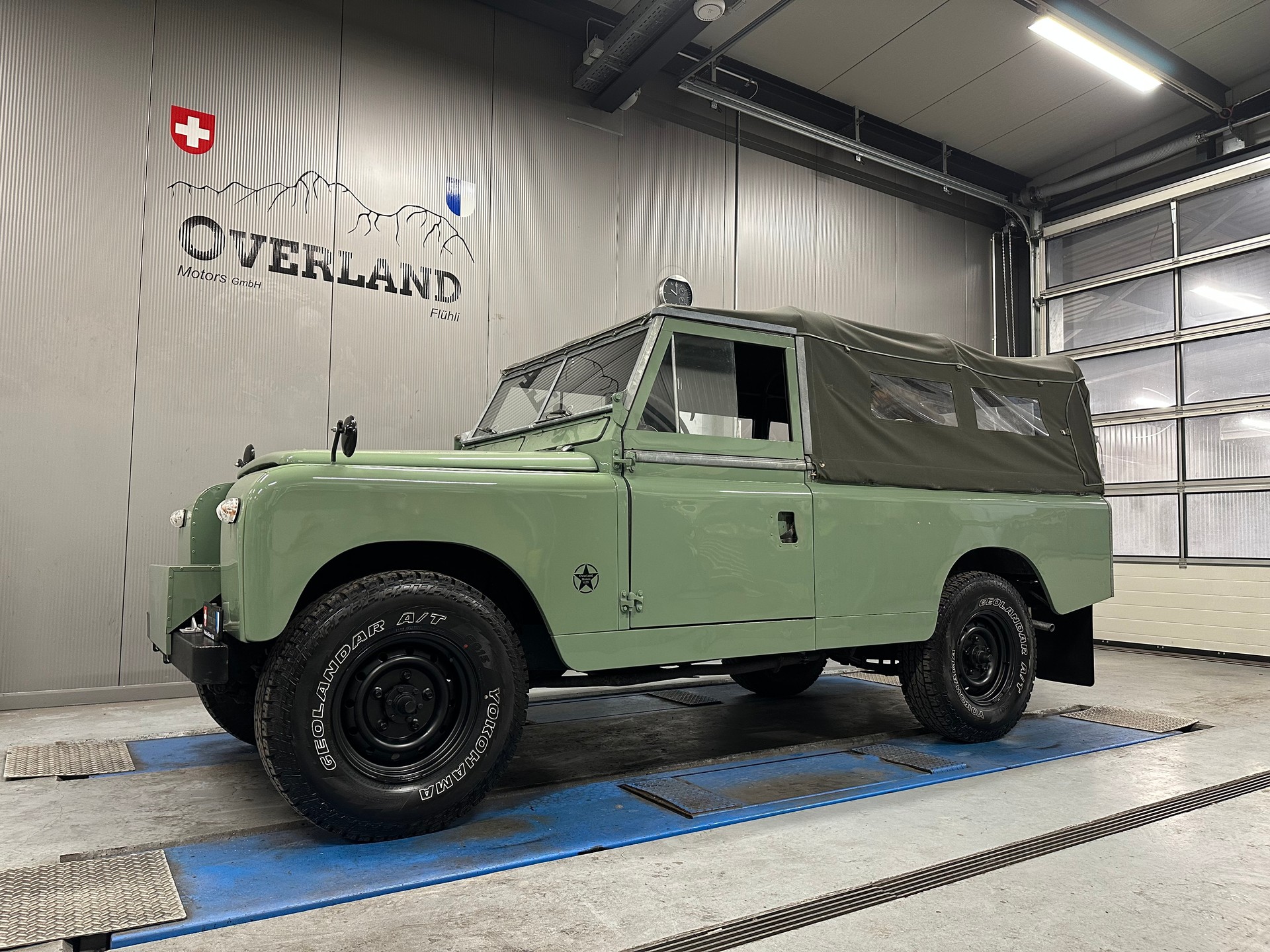 LAND ROVER R-image-1