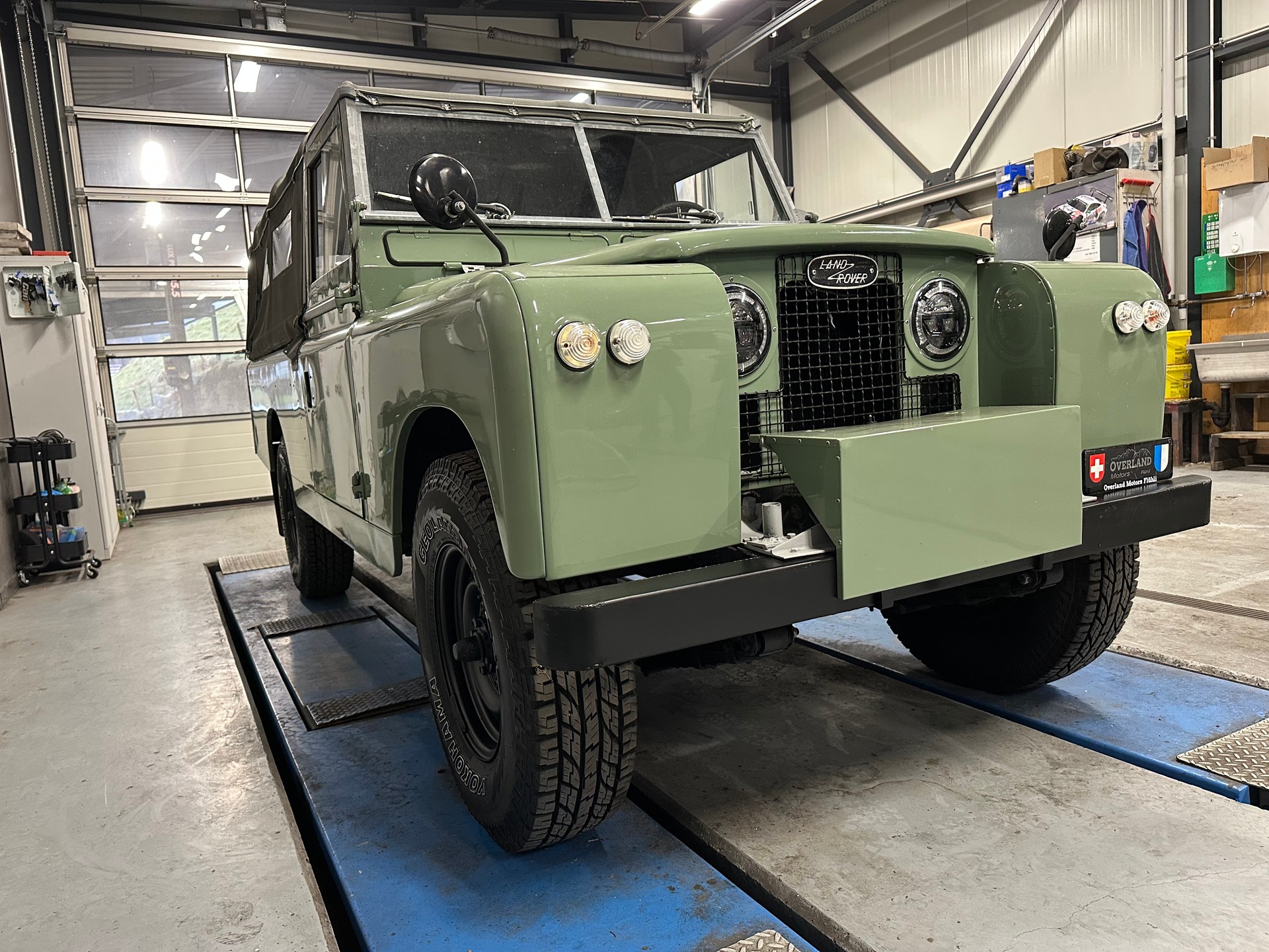 LAND ROVER R-image-7