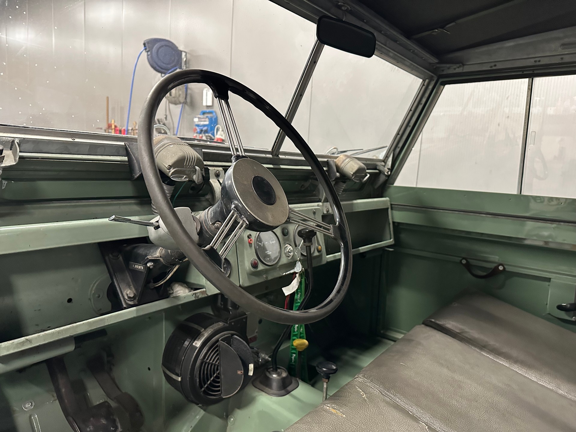 LAND ROVER R-image-10