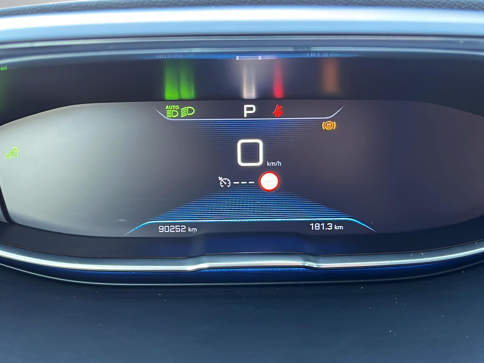 PEUGEOT 3008 1.6 PureTech Allure-image-19