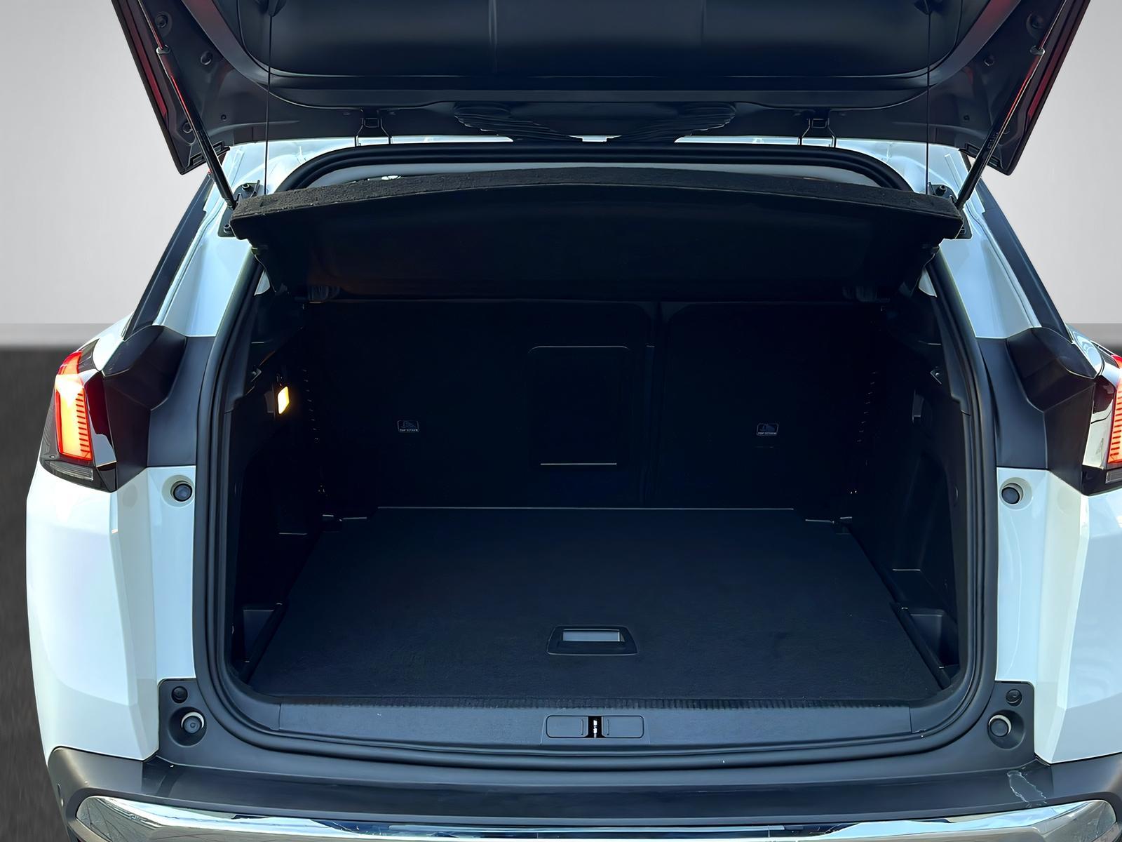 PEUGEOT 3008 1.6 PureTech Allure-image-18