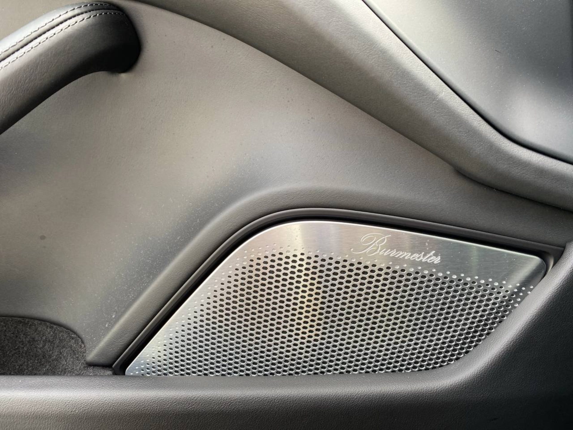 PORSCHE Taycan Turbo-image-19